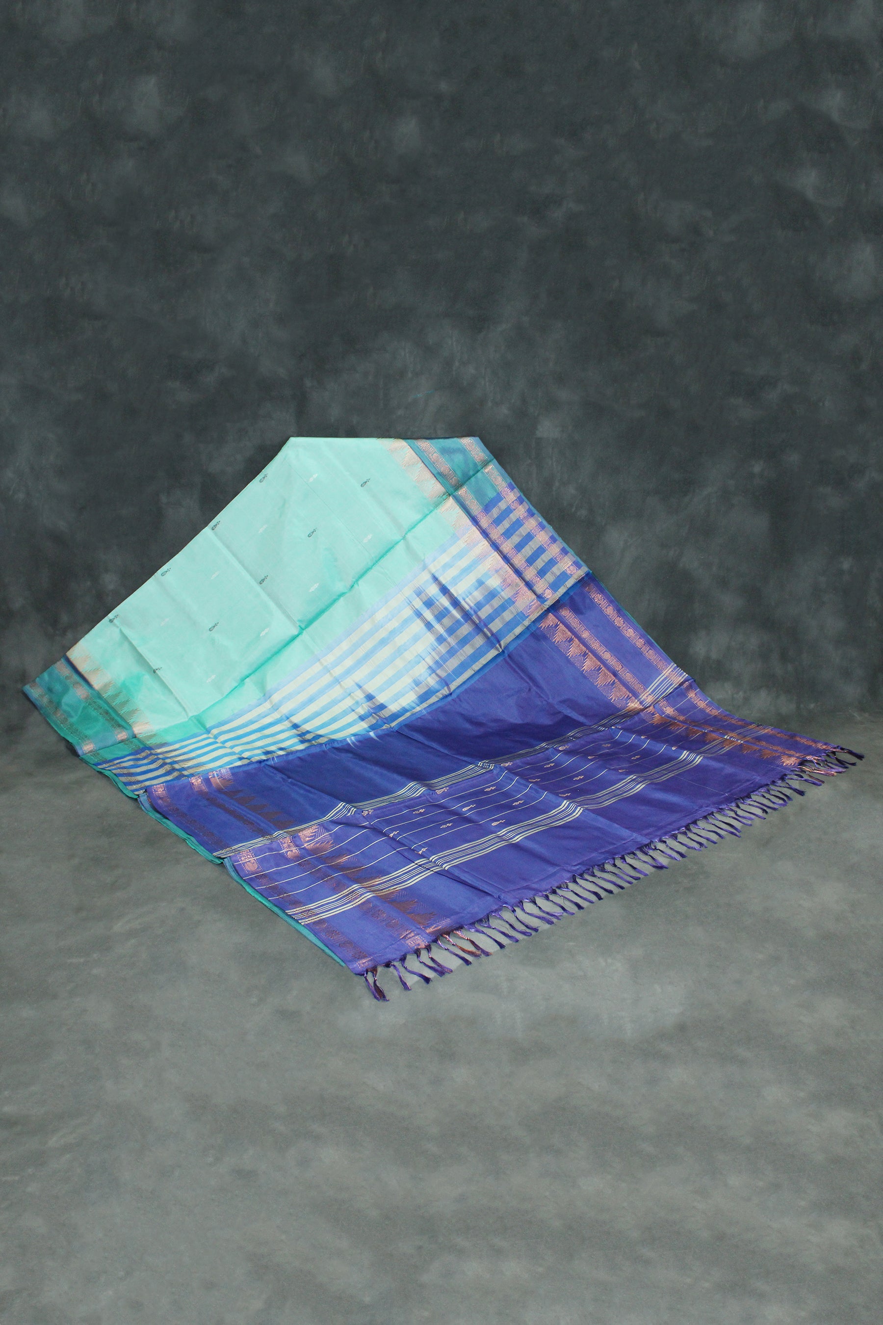Vaazhai Naar (Banana Pith) Saree with Zari Border and Buttas - Light Green with Purple Pallu