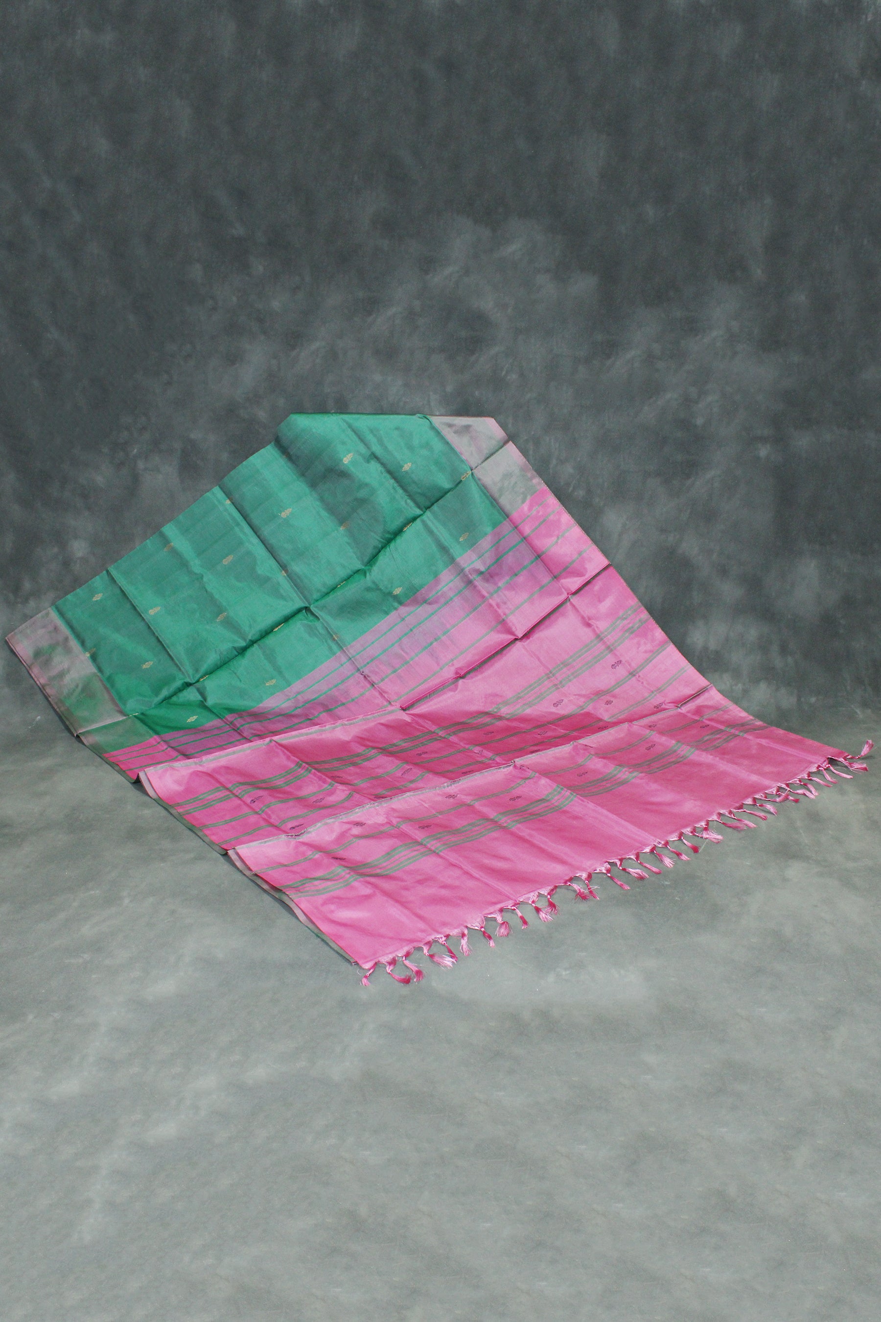 Magenta Pink Vaazhai Naar (Banana Pith) Saree with Small Buttas and Green Pallu - View 6 - JCS Fashions