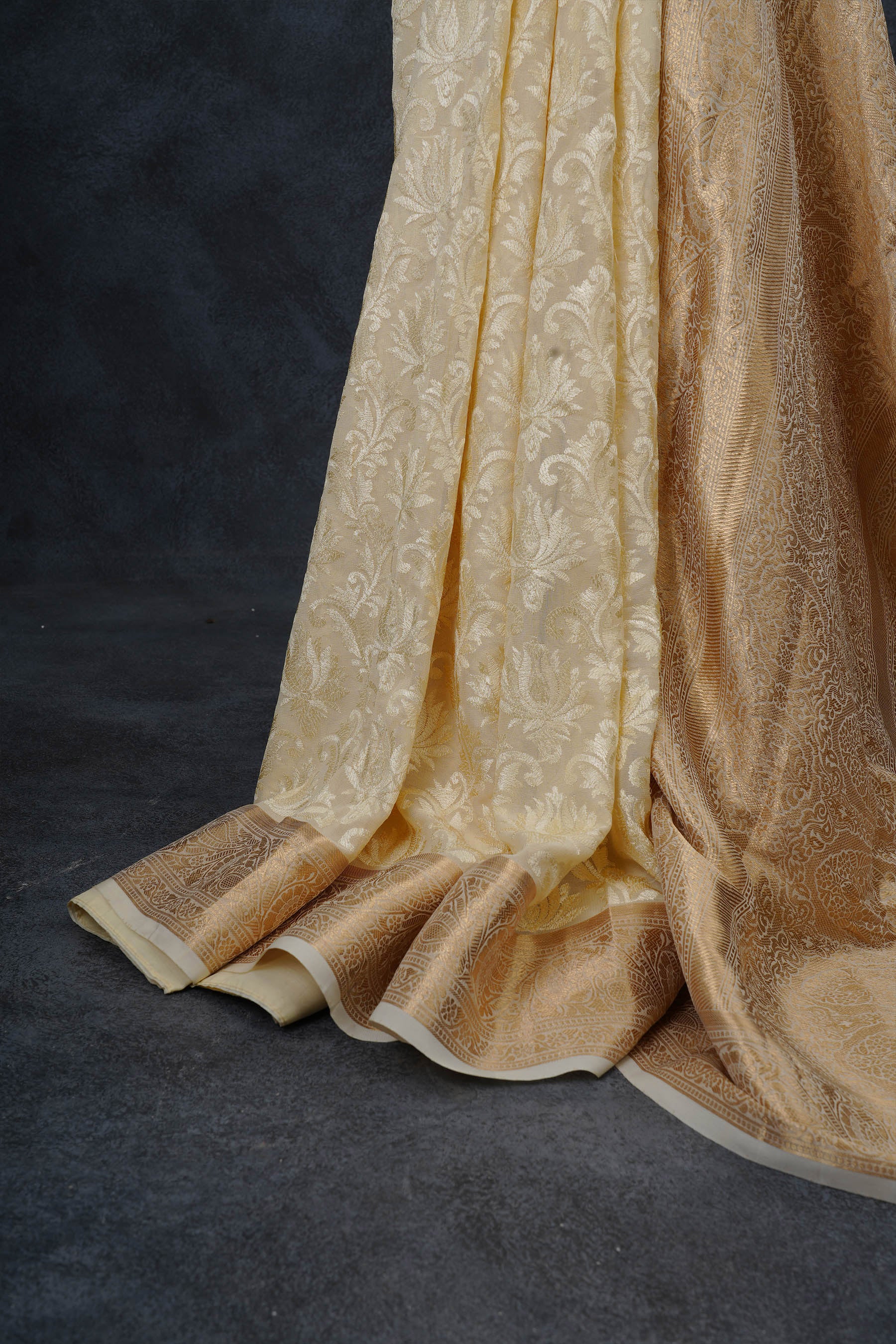 Opulent Chickenkari Georgette Saree with Stunning Zari Border Saree JCS Fashions