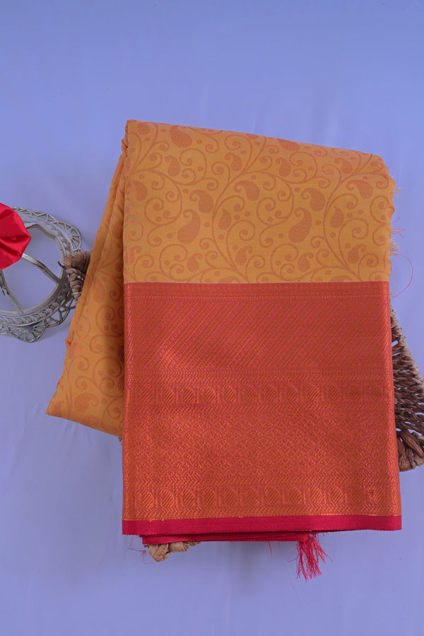 Golden Zari Semi-Silk Saree with Mango-Leaf Motif - Traditional Elegance