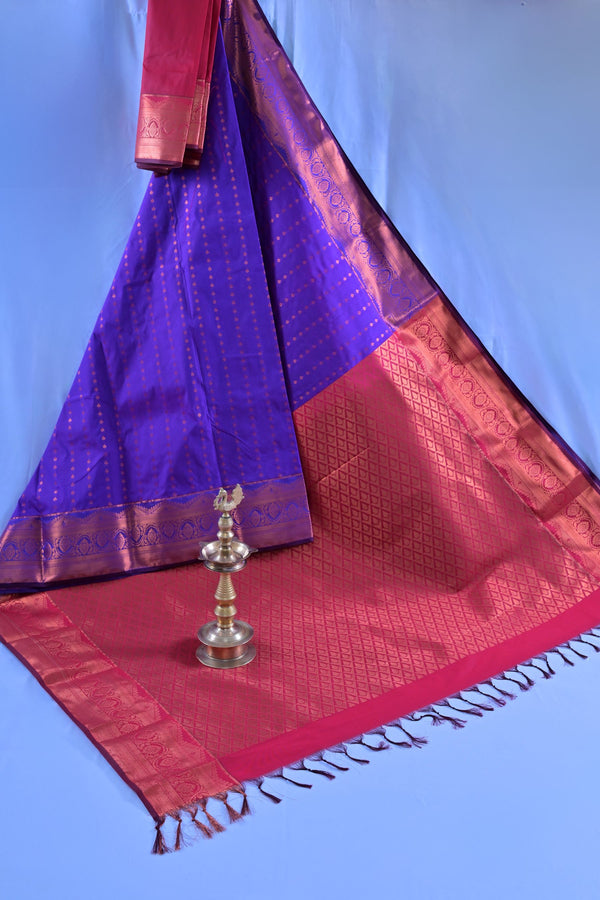 Elegant Grand Pallu Saree with Zari Lines - Traditional Indian Wear