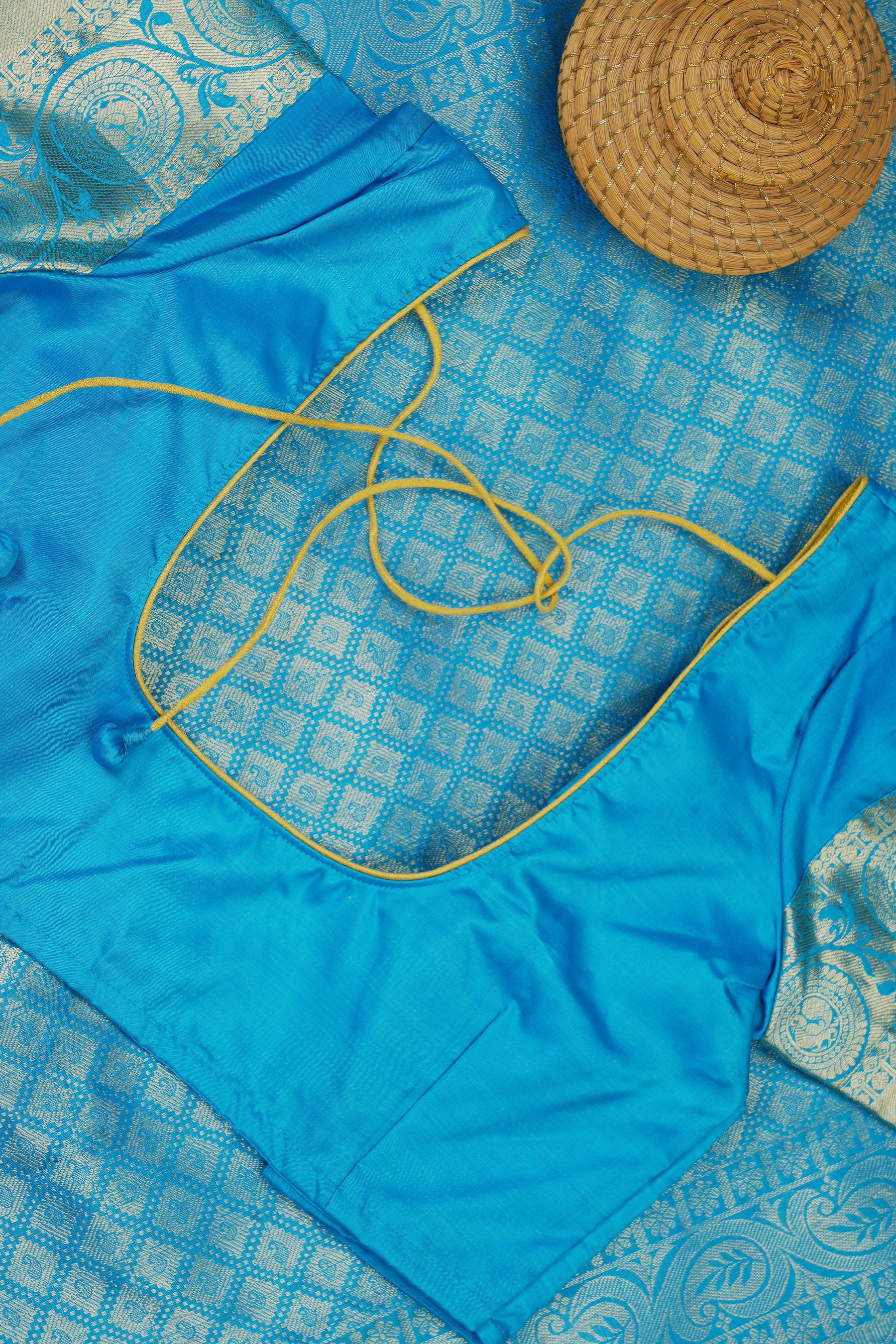 Blue Kanchipuram Handloom Silk Masterpiece with Grand - View 9 - JCS Fashions