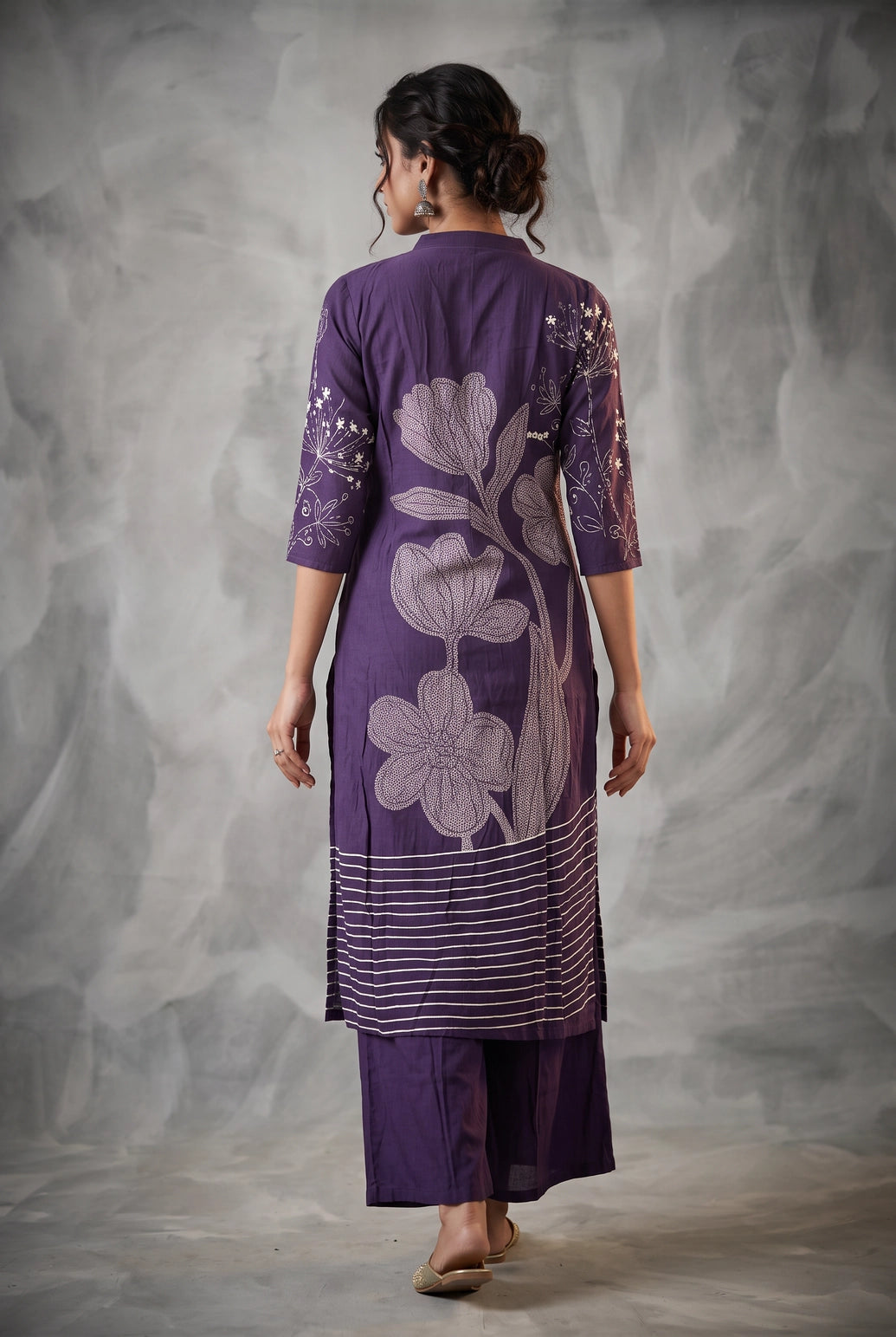 Purple Roman Co-Ord Kurti Set with Vertical Floral Placement Print & V-Neck Kurti, Elastic Pant