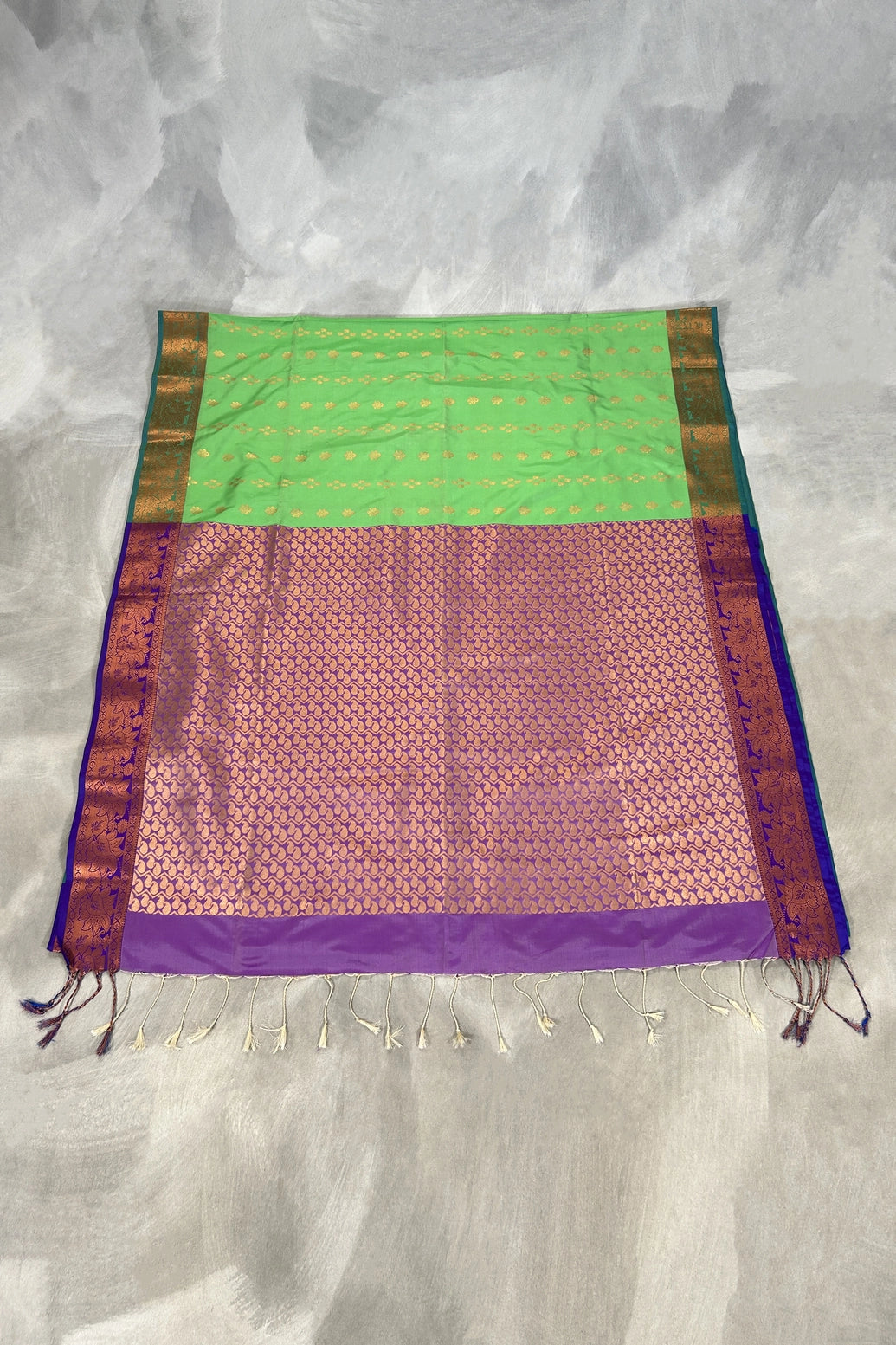Green Korvai Soft Silk Border Saree with Delicate Gold Zari Buttas and Traditional Floral Border