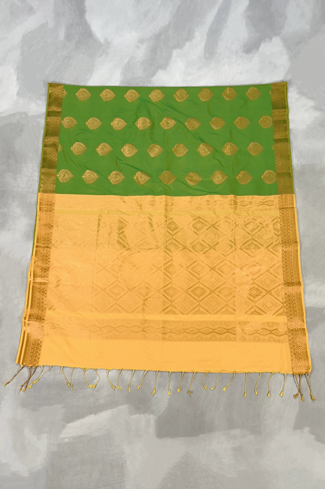 Green Korvai Soft Silk Saree with Delicate Gold Zari Buttas and Floral Zari Border, Traditional Look