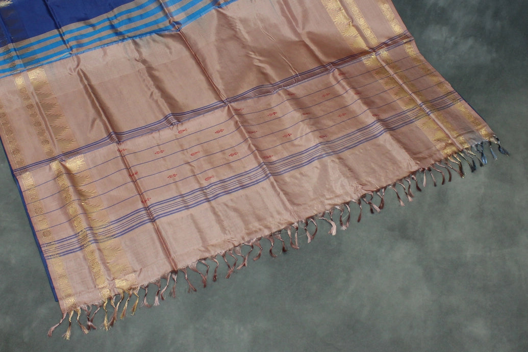 Banana pith/ Vaazhai naar saree with beautiful Zari border, Comes with full body small butta,
No blouse piece