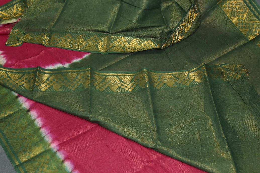 Onion Pink Sungudi Cotton Saree with Green Gold-Tone Zari Border and Vaira Oosi Diamond Pattern