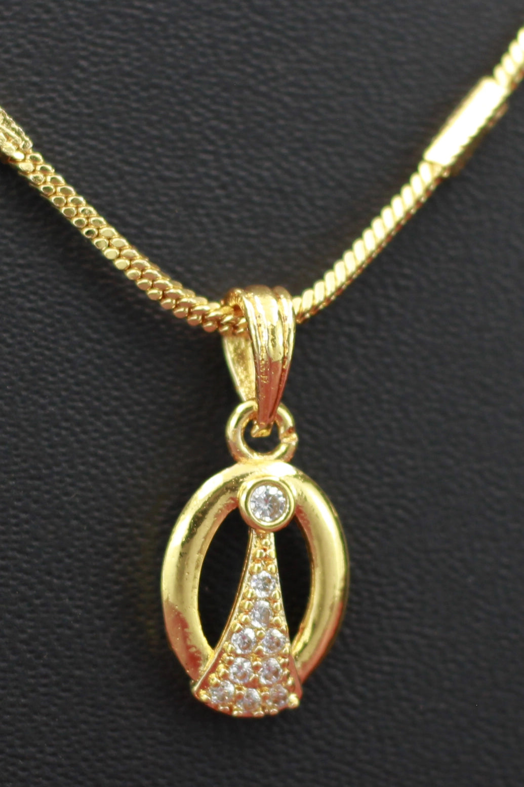 Gold-Tone Textured Chain Necklace with Small Pendant for Traditional Ethnic Wear