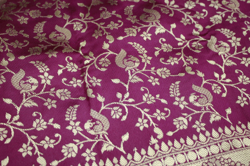 Woven, Embroidered, Floral Print Banarasi Handloom Satin Saree, Saree comes with blouse