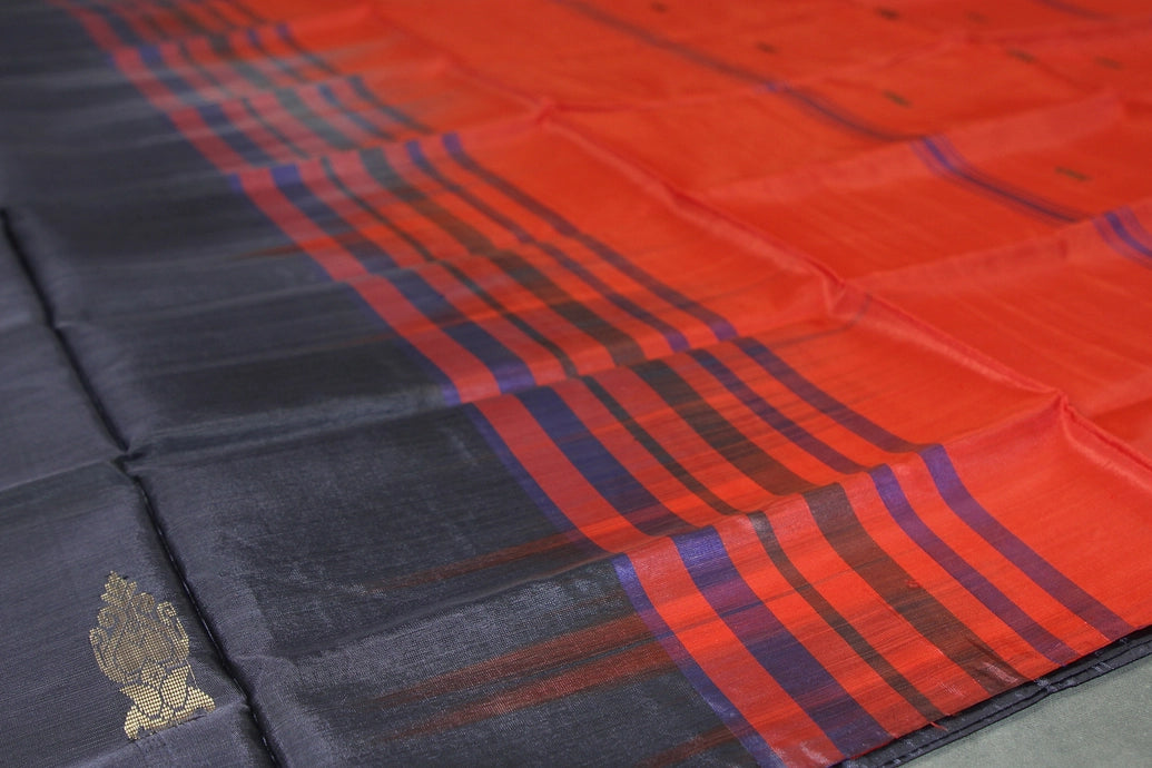 Red Vaazhai Naar (Banana Pith) Borderless Saree with Small Butta and Contrast Stripes - Traditional South Indian Weave