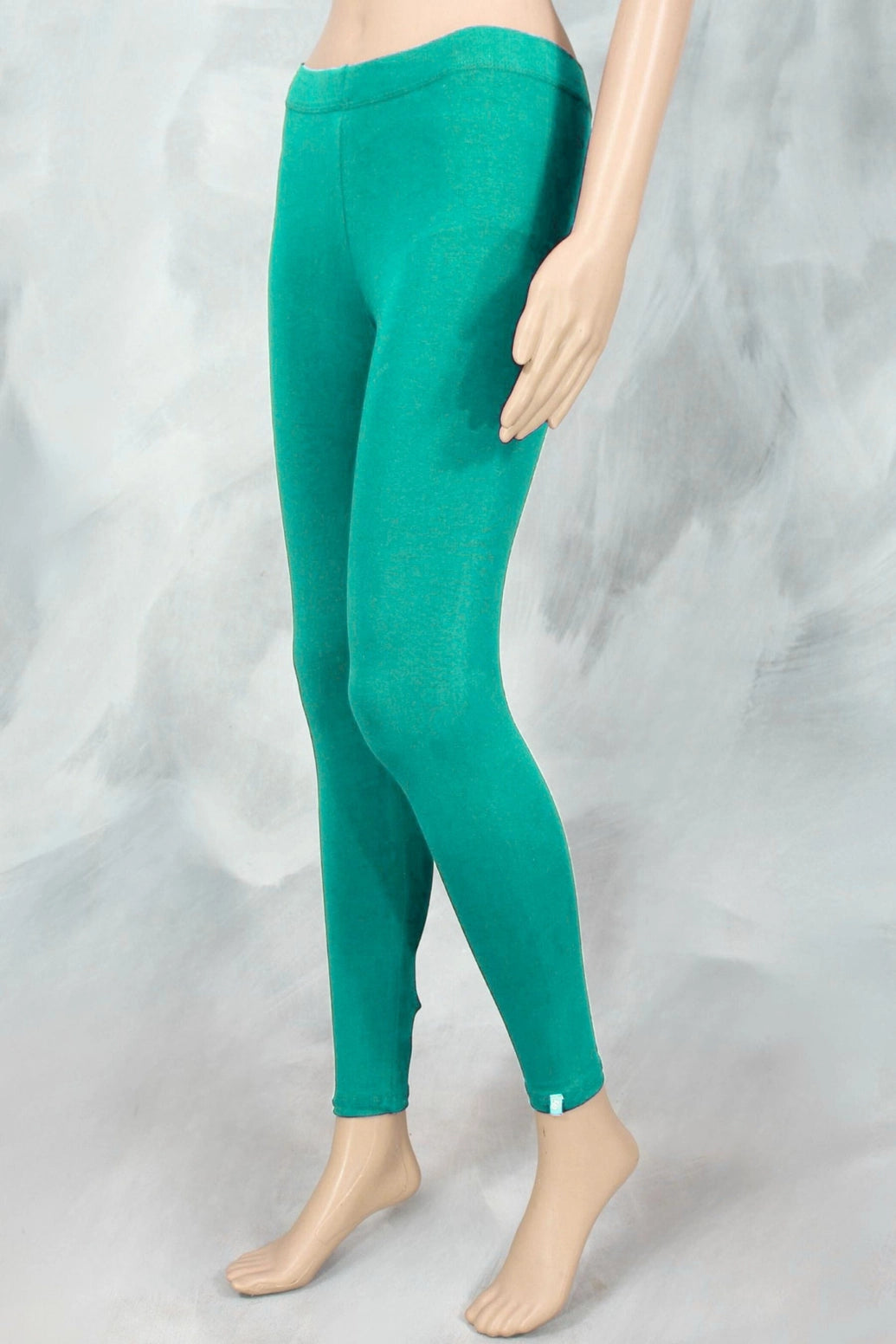 Peacock Green Ankle Length Ankle Leggings in 4-Way Lycra for Women