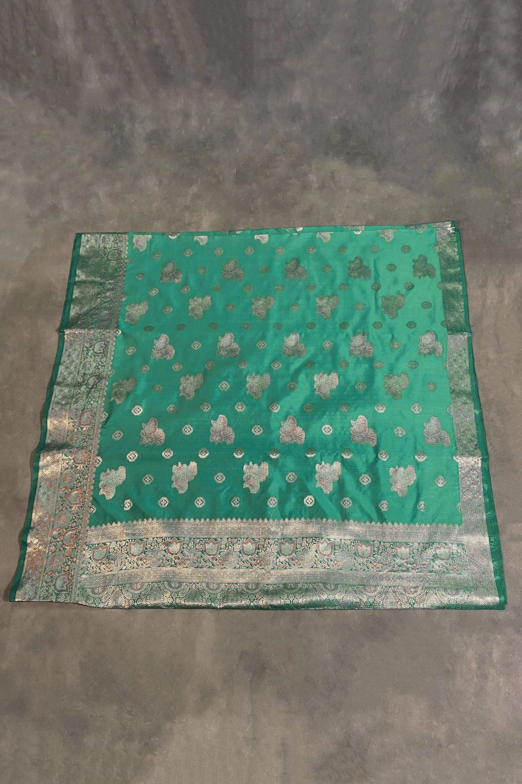 Jungle Green Marathi Tadka Soft Silk Saree with Zari Pallu and Floral Weaving for Women