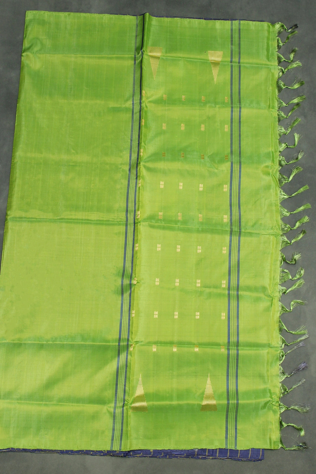 Green Vaazhai Naar (Banana Pith) Borderless Saree with Gold-Coloured Buttas and Navy Pallu