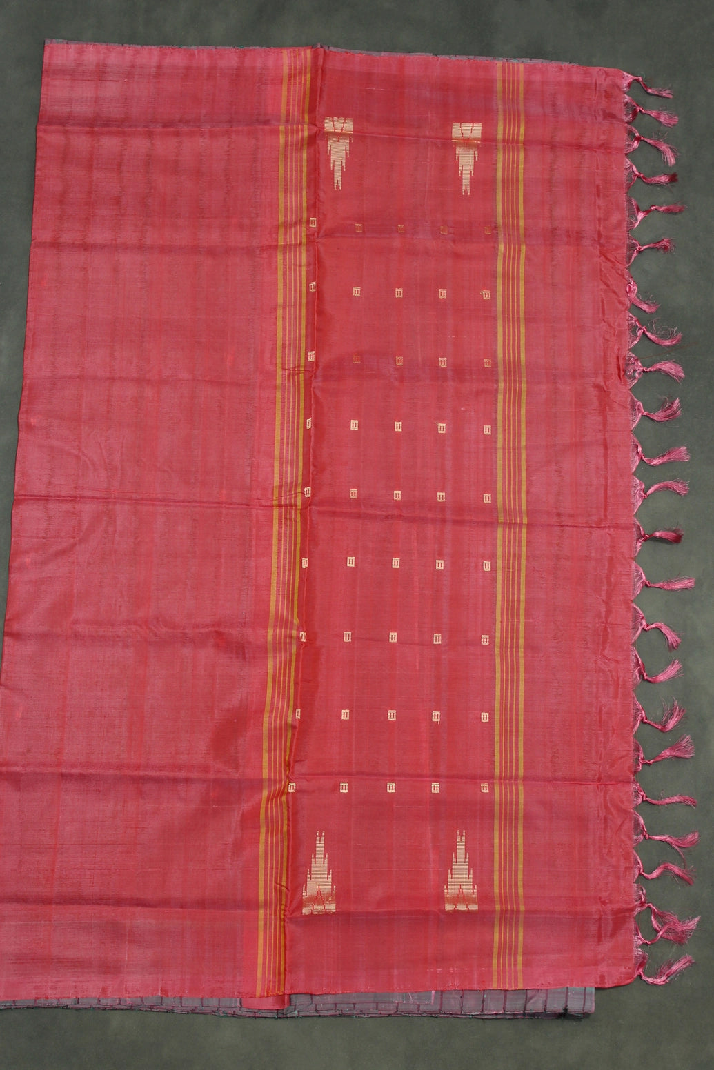 Reddish Pink Vaazhai Naar (Banana Pith) Handloom Borderless Saree with Small Butta