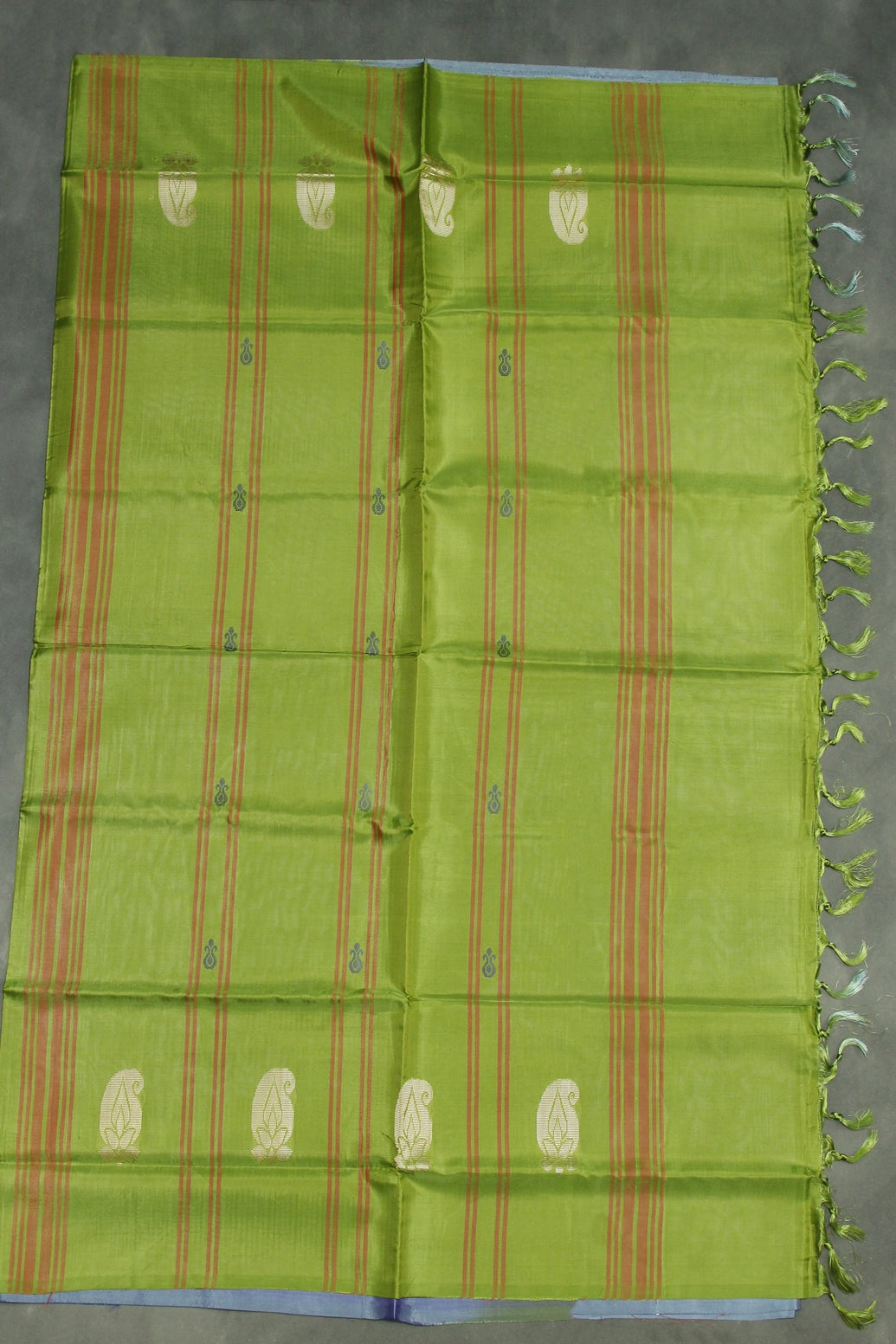 Pear Green Vaazhai Naar (Banana Pith) Borderless Saree with Small Butta