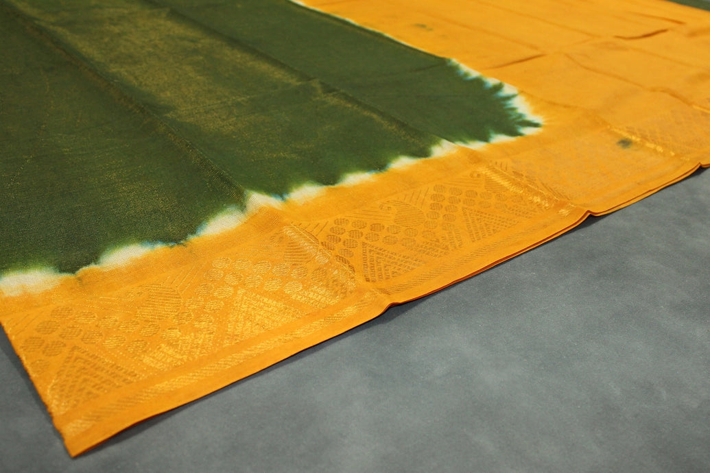 Mehendi Green Sungudi Cotton Saree with Gold Zari Border and Vaira Oosi Pattern Saree JCS Fashions