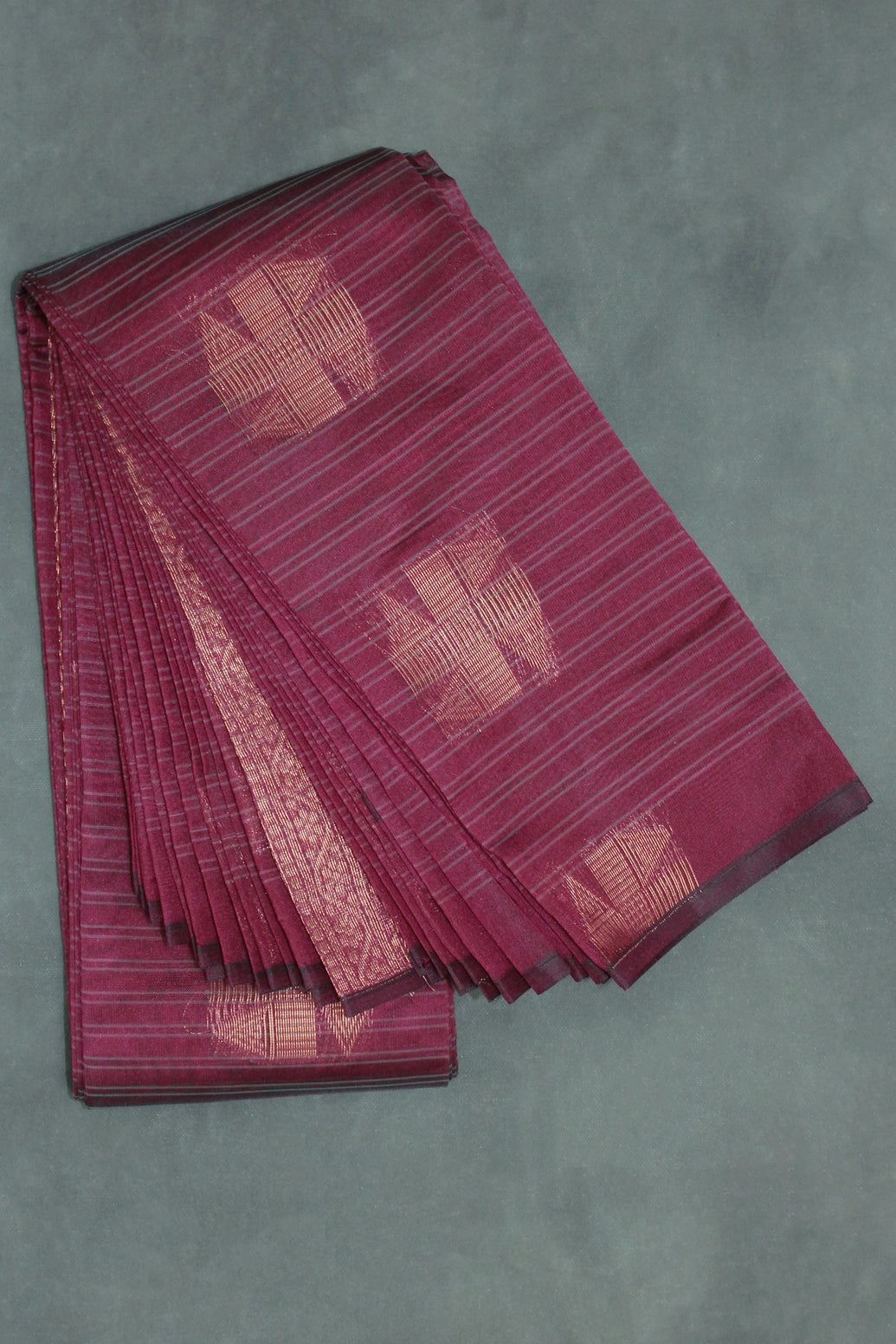 Maroon Silk Cotton Saree with Zari Border and Blouse Piece, Borderless Look, Traditional Square Motifs