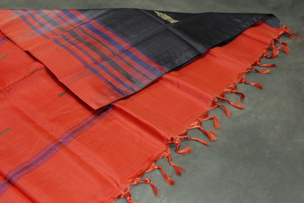 Red Vaazhai Naar (Banana Pith) Borderless Saree with Small Butta and Contrast Stripes - Traditional South Indian Weave