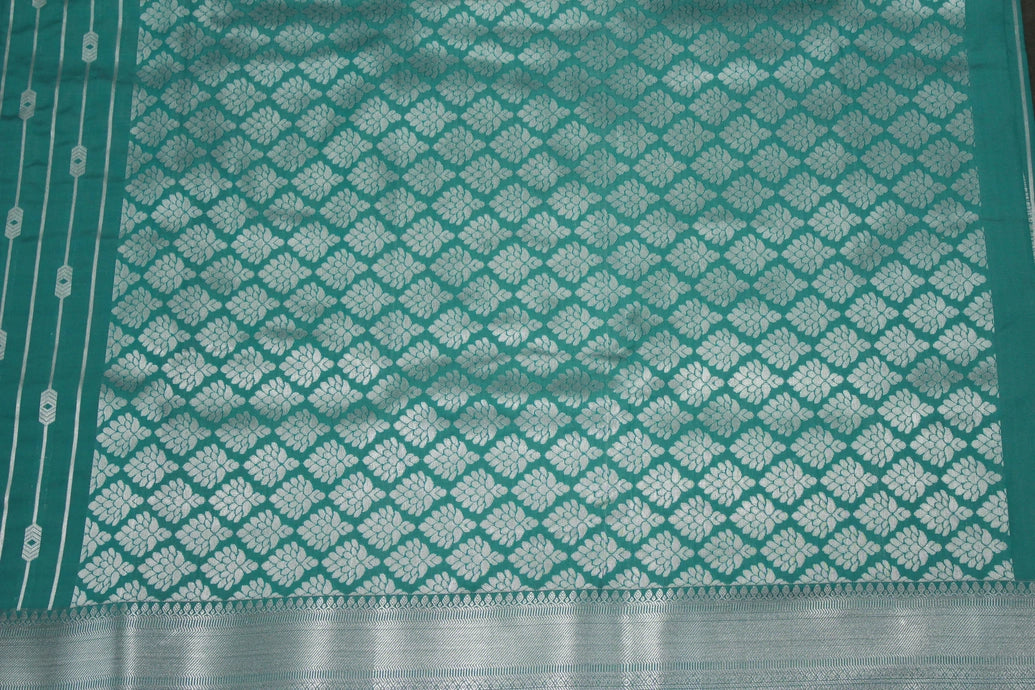 Green Bridal Vaira Oosi Semi Silk Saree with Silver Zari Border and Blouse Piece