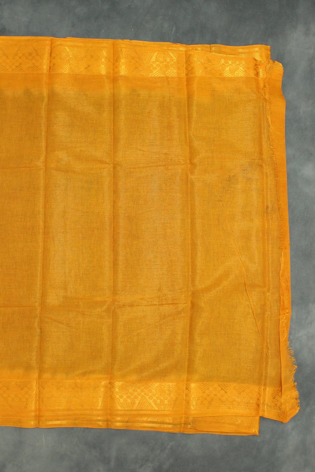 Mehendi Green Sungudi Cotton Saree with Gold Zari Border and Vaira Oosi Pattern Saree JCS Fashions