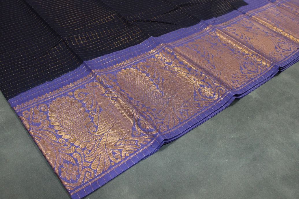 Deep Violet Sungudi Cotton Saree with Peacock Gold Zari Double Border Saree JCS Fashions