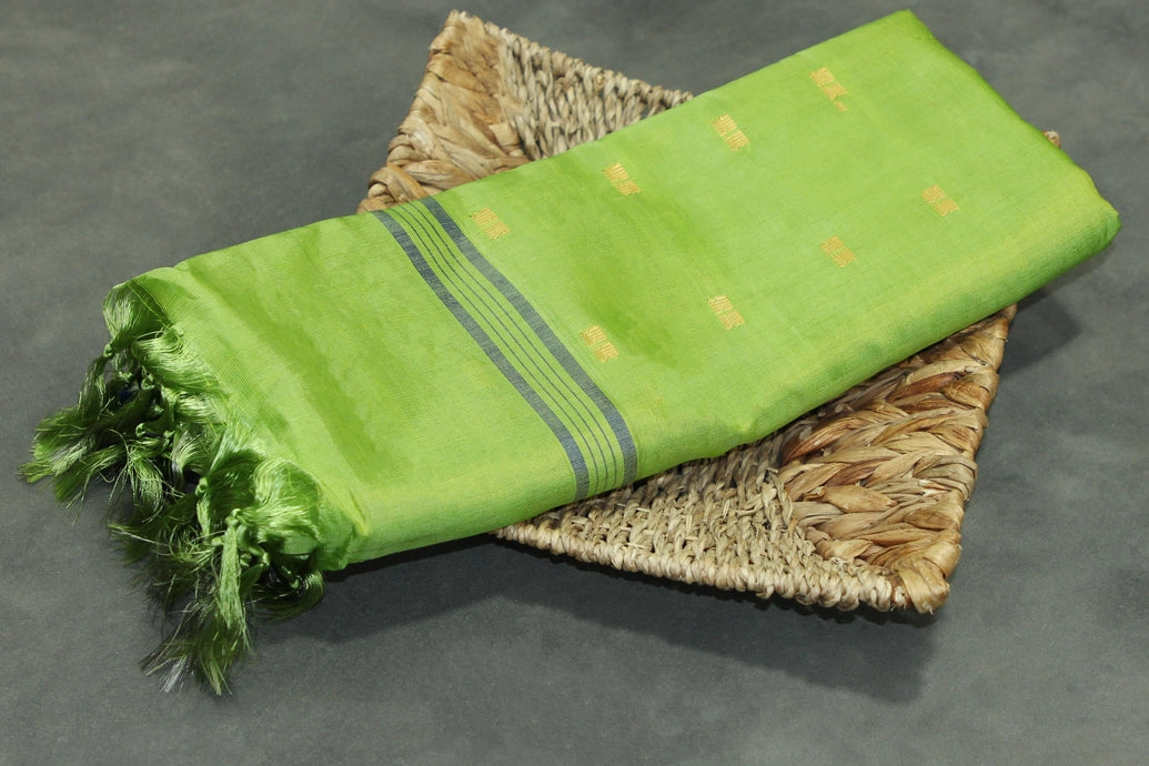 Green Vaazhai Naar (Banana Pith) Borderless Saree with Gold-Coloured Buttas and Navy Pallu