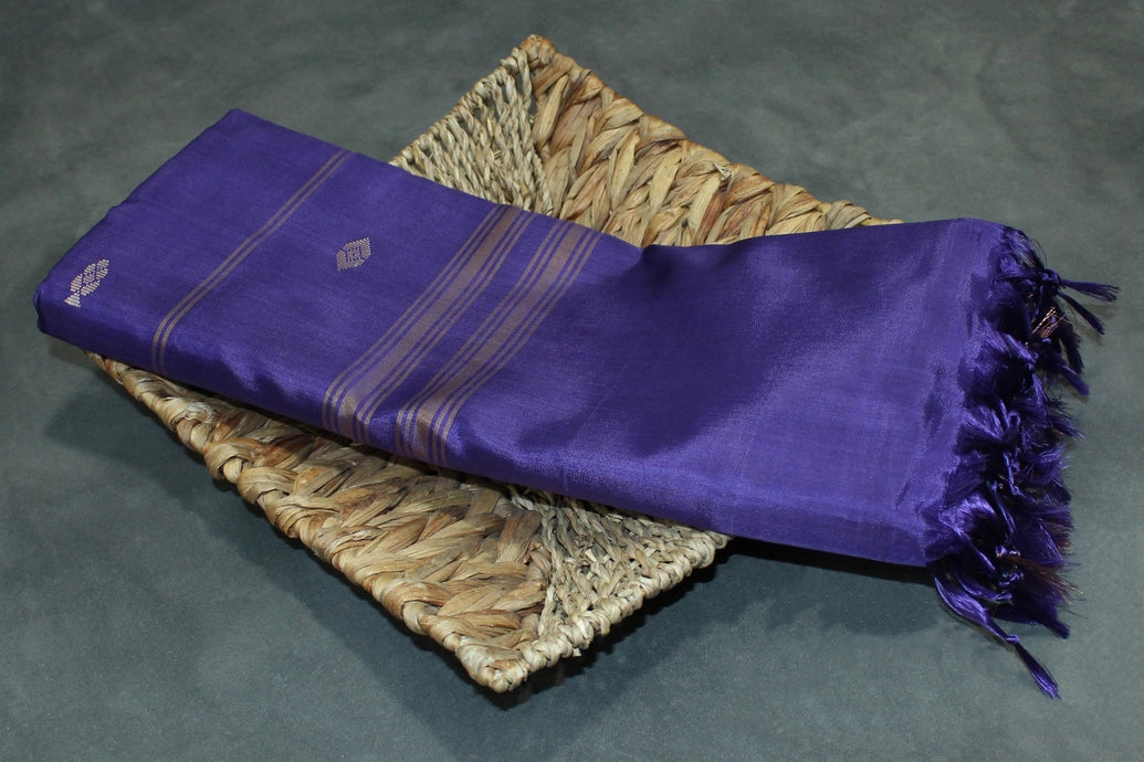 Banana pith/ Vaazhai naar saree with beautiful Zari border, Comes with full body small butta,
No blouse piece