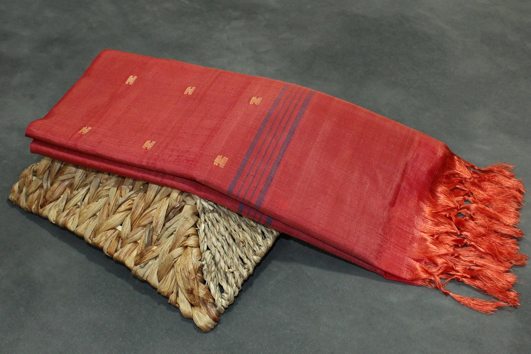 Vaazhai Naar (Banana Pith) Borderless Saree in Red with Contrasting Blue Pallu, Small Buttas & Fringed Tassels