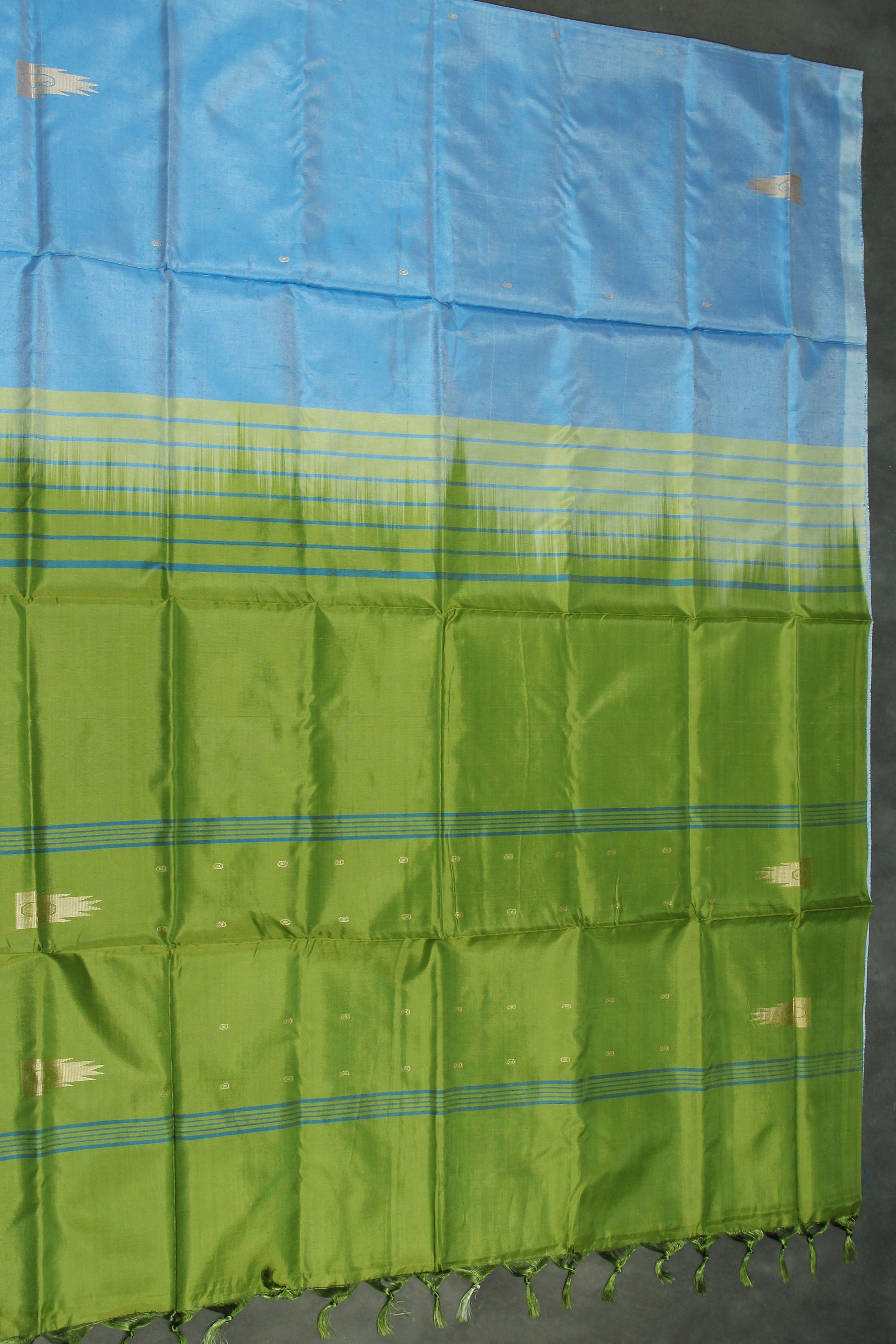 Green Vaazhai Naar (Banana Pith) Borderless Saree with Small Buttas and Blue Pallu