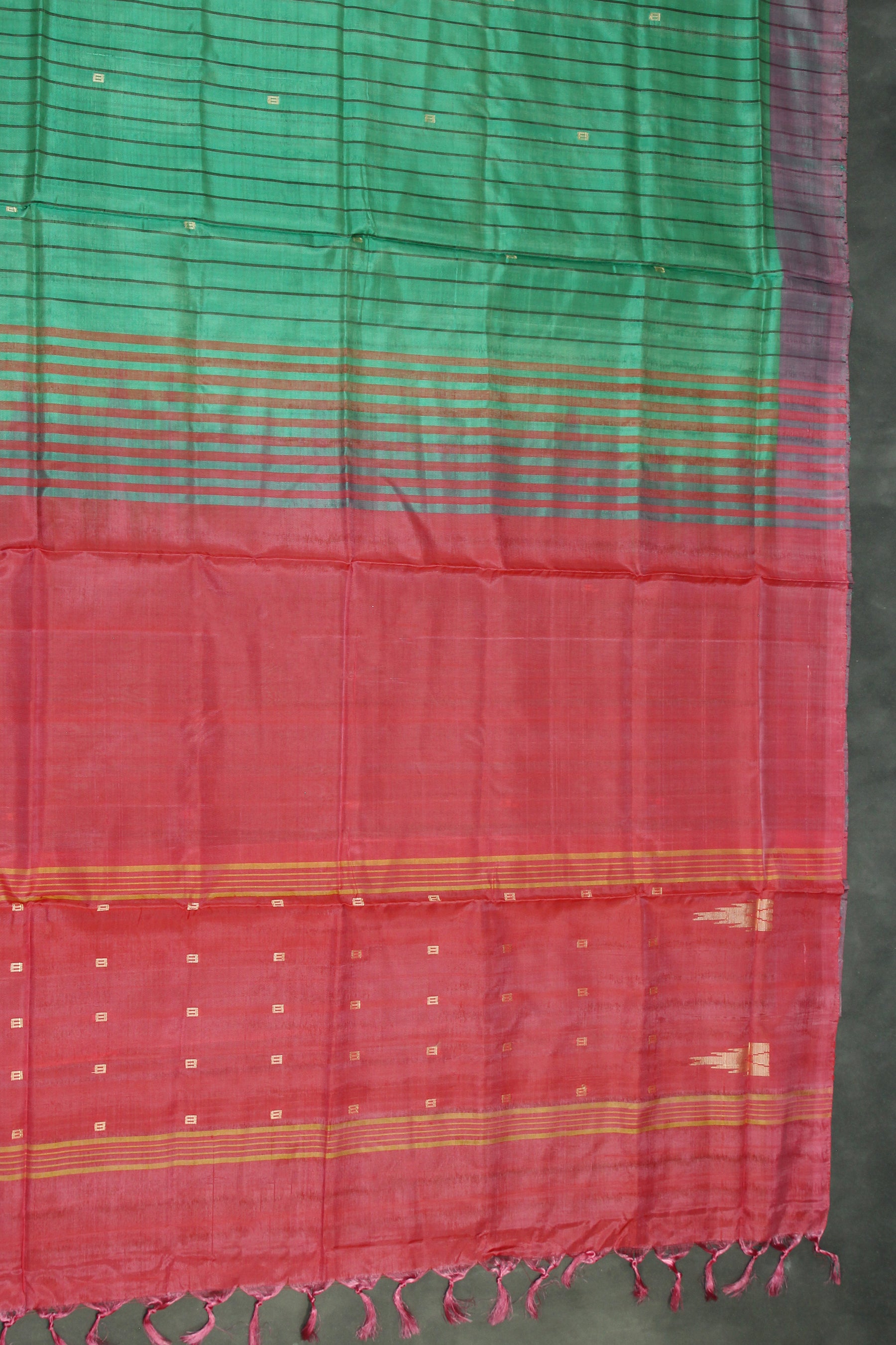 Reddish Pink Vaazhai Naar (Banana Pith) Handloom Borderless Saree with Small Butta