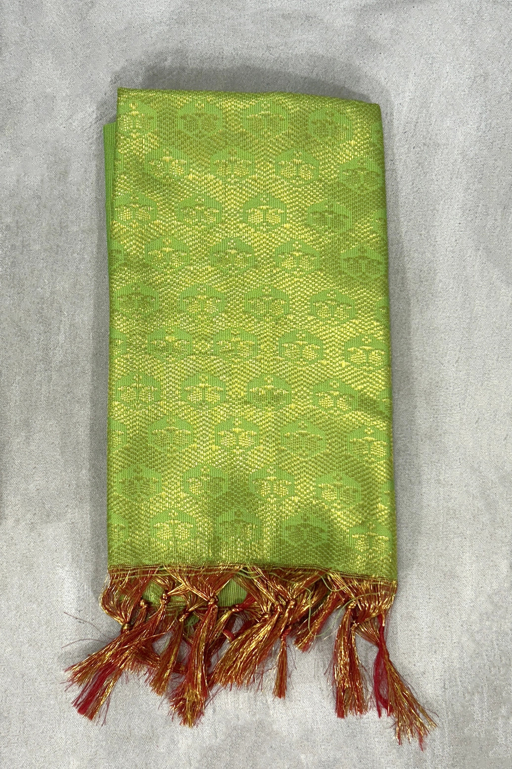 Parrot Green Ponnadai Poly Silk Jacquard Temple Shawl with Zari Pattern and Tassels | South Indian Function Dupatta
