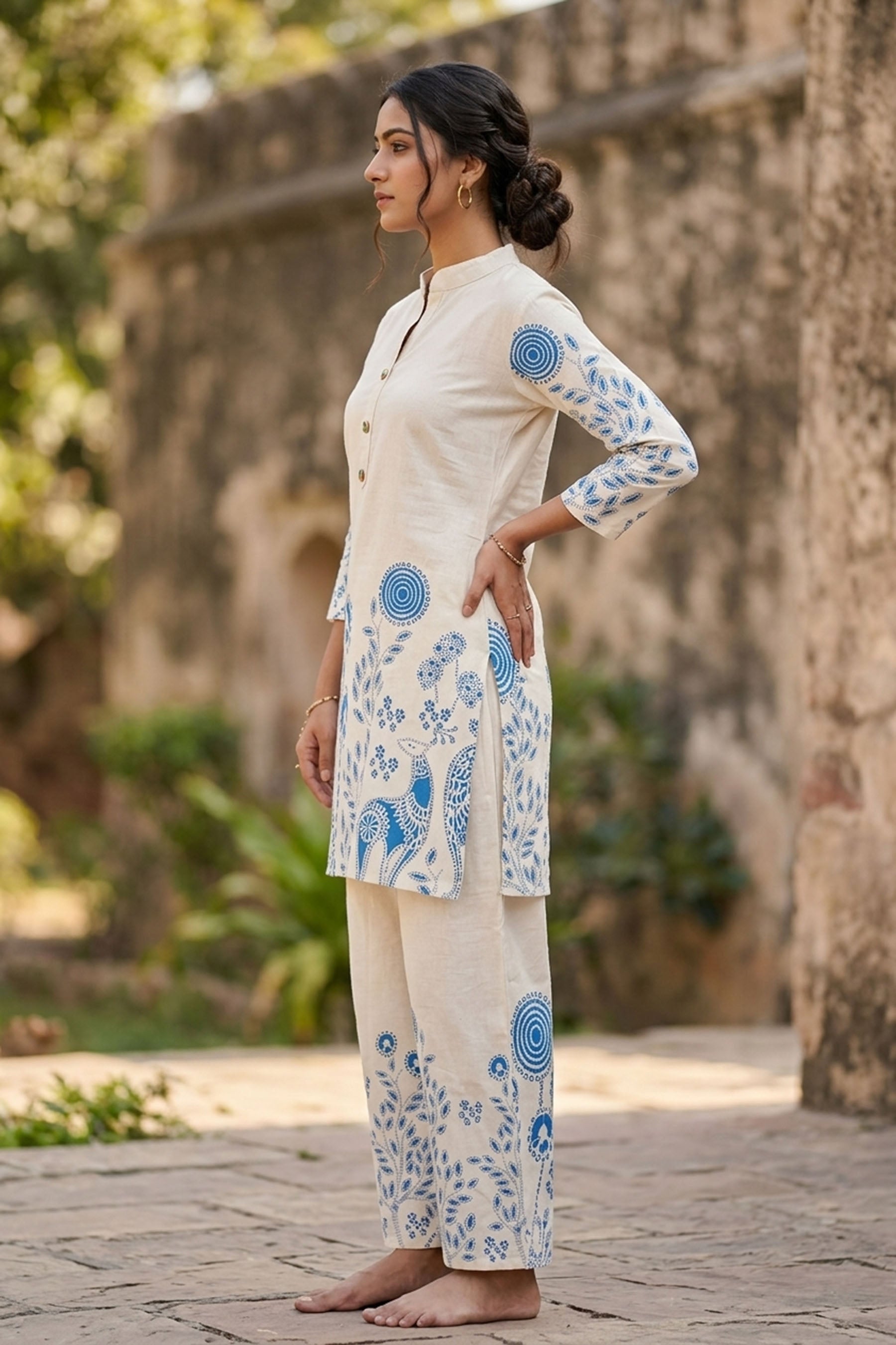Cream Khadi Rayon Floral Mandarin Collar Kurti with Elastic Waist Pant Co-ord Set (2 pcs) — side pose