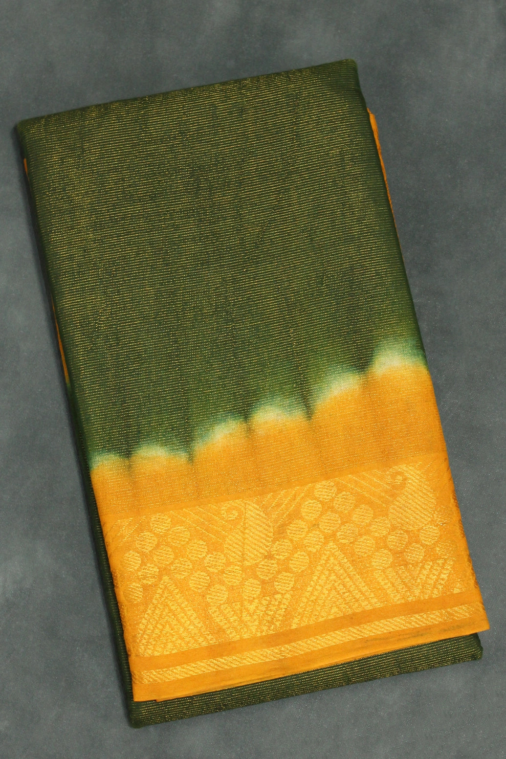 Mehendi Green Sungudi Cotton Saree with Gold Zari Border and Vaira Oosi Pattern - Mehendi Green