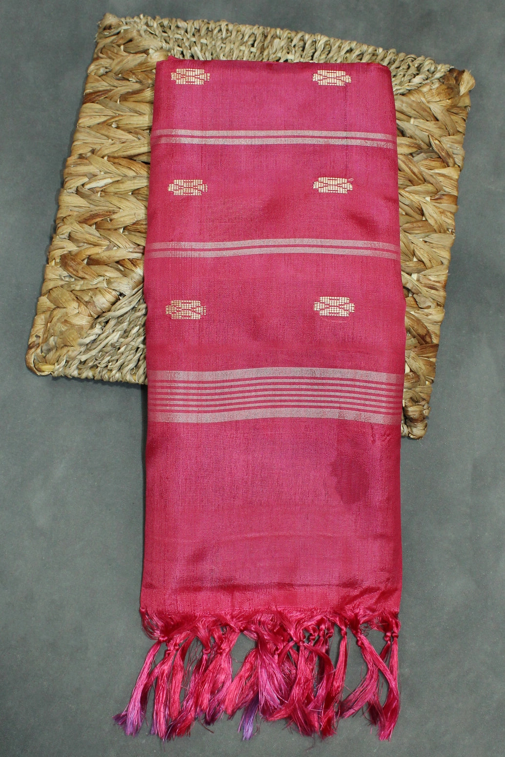 Pinkish Red Vaazhai Naar (Banana Pith) Borderless Saree with Small Buttas - Pinkish Red