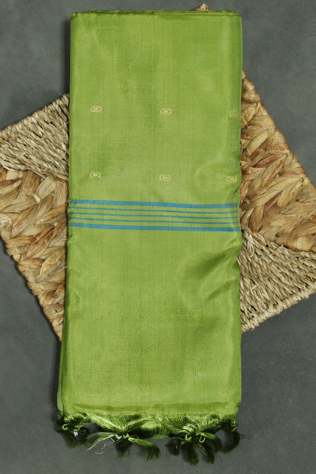 Green Vaazhai Naar (Banana Pith) Borderless Saree with Small Buttas and Blue Pallu - Green