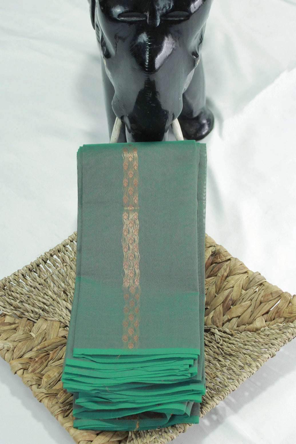 Seaweed Green Silk Cotton Saree with Zari Border and Blouse Piece, Border Less Design - Seaweed Green