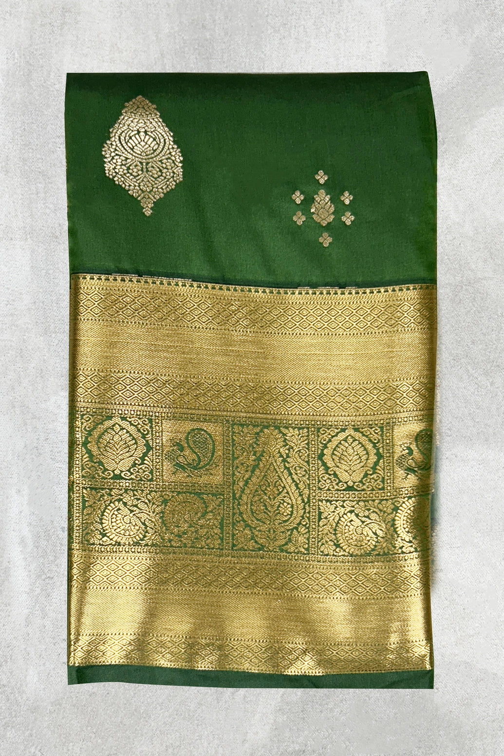 Green Pure Silk Saree with Heavy Pallu Border and Traditional Blouse Piece - Green