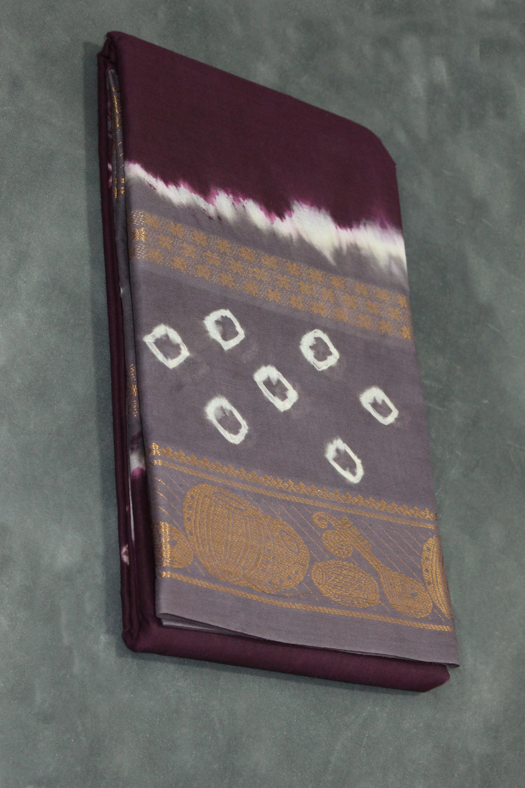 Purple Pure Sungudi Cotton Saree with Bandhani Tie-Dye and Golden Zari Traditional Motif Border - Purple