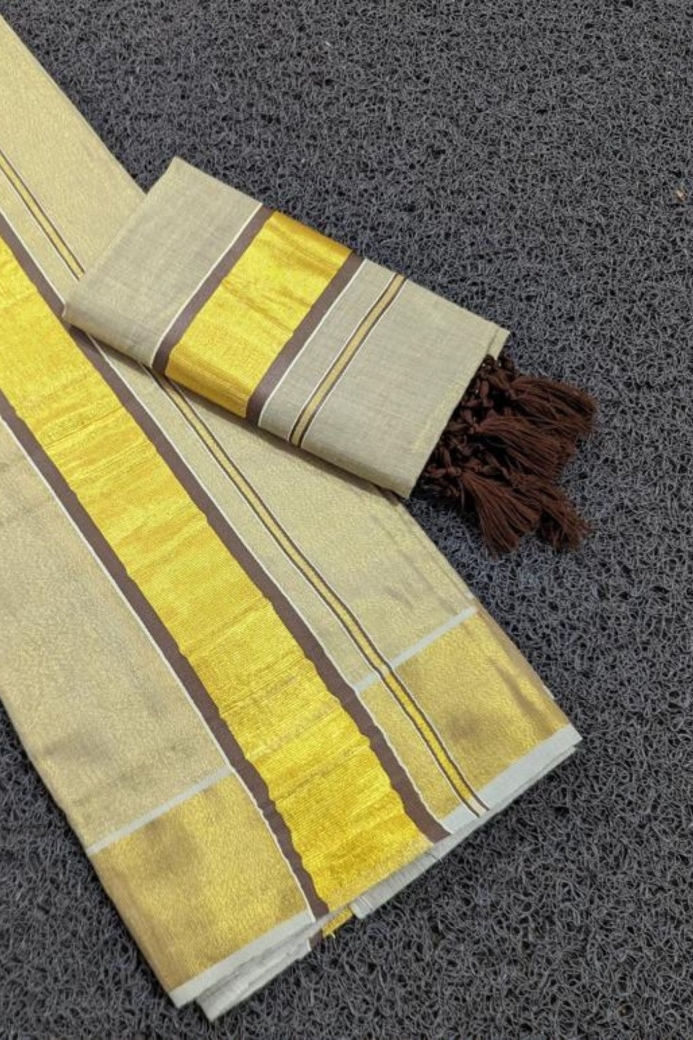 Chic Saree Onam Collection: Color Tissue Set Mundu with Tassel Detailing Saree JCS Fashions
