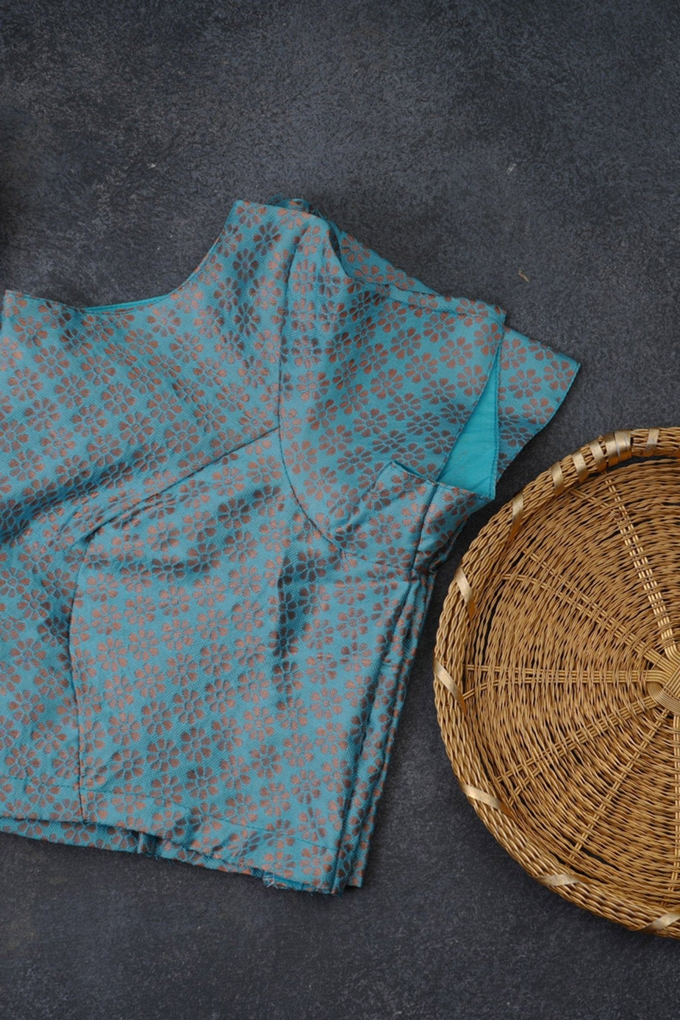 Elegant Banarasi Silk Saree & Zari Woven Blouse - Indian Tradition Saree JCS Fashions