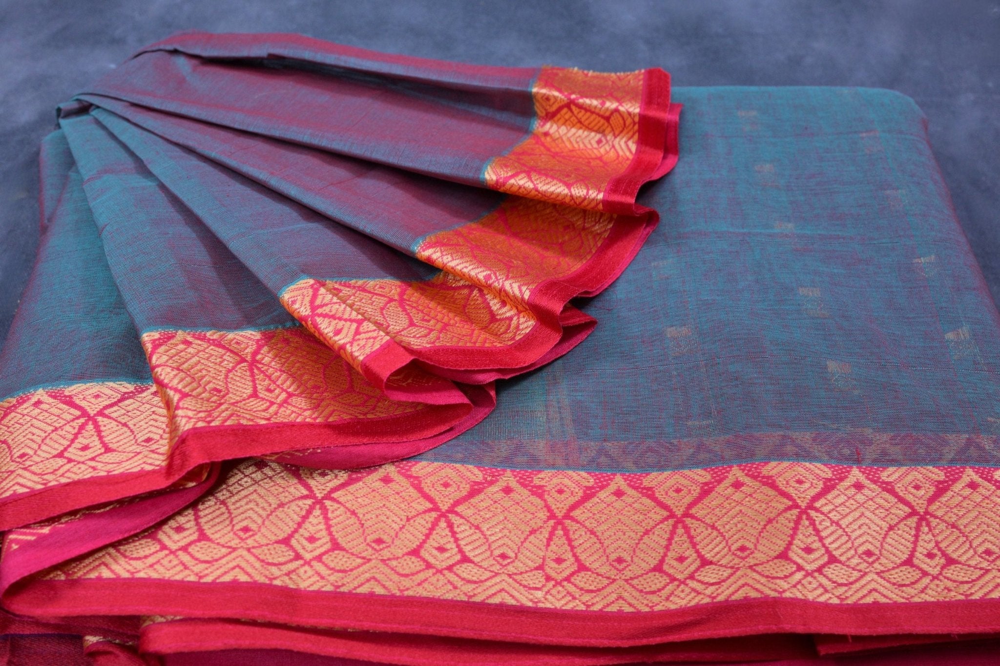 Elegant Cotton Saree with Rich Pallu: Combining Indian Tradition Saree JCS Fashions