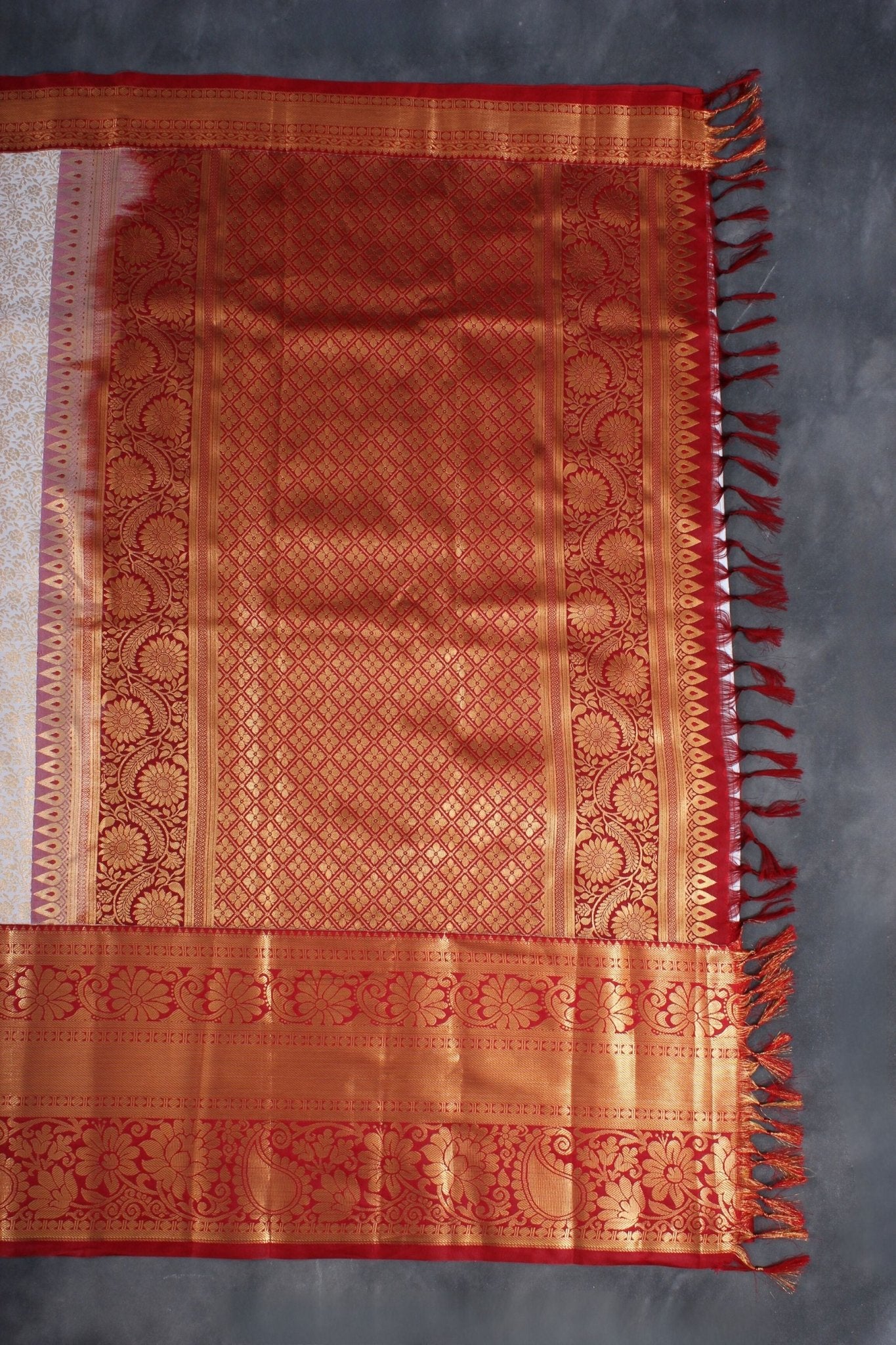 Elegant Kanchipuram Silk Saree - Traditional Design with Vibrant Color Saree JCS Fashions