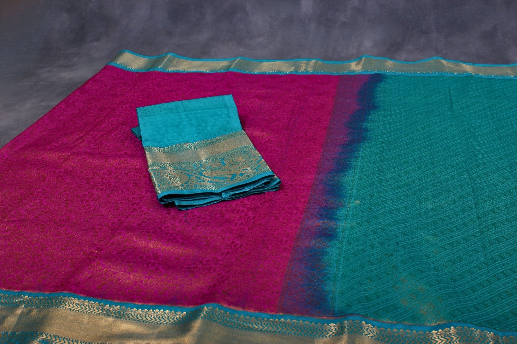 Elegant Kanchipuram Silk Saree with Floral Motifs and Dual Border Saree JCS Fashions