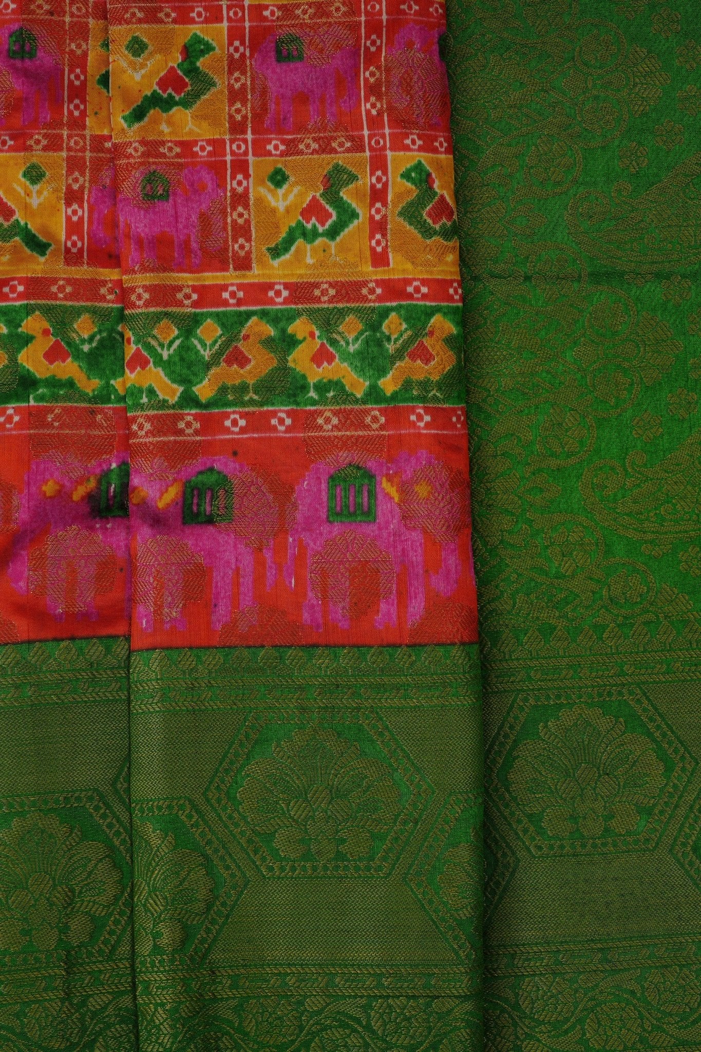 Elegant Soft Pochampally Silk Saree with Ikkat Weave & Kanchi Borders SAREE JCS Fashions