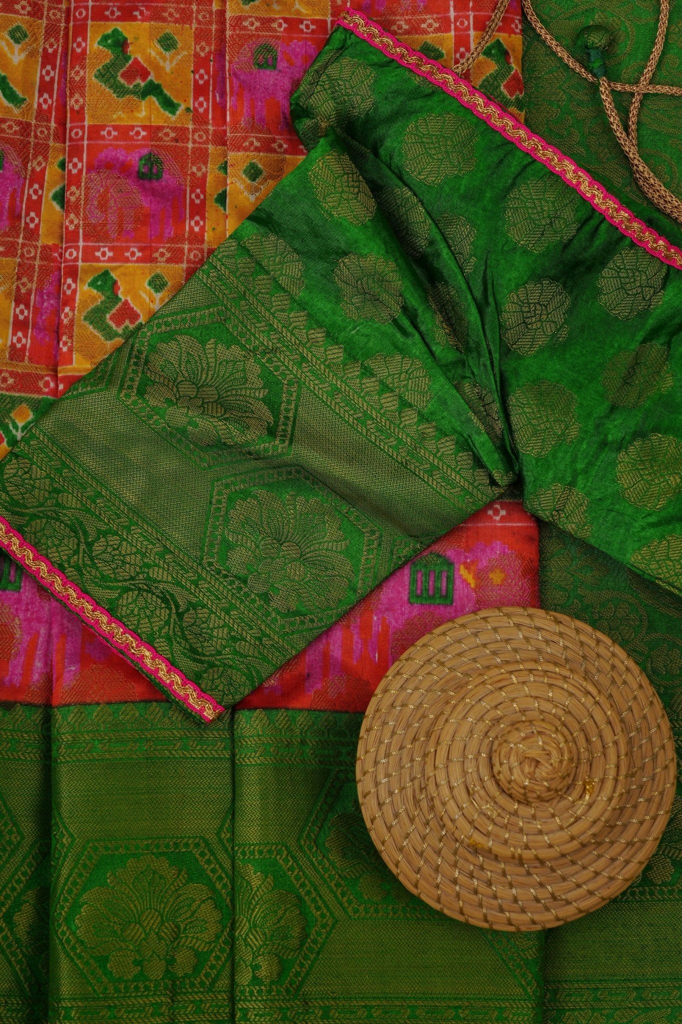 Elegant Soft Pochampally Silk Saree with Ikkat Weave & Kanchi Borders SAREE JCS Fashions