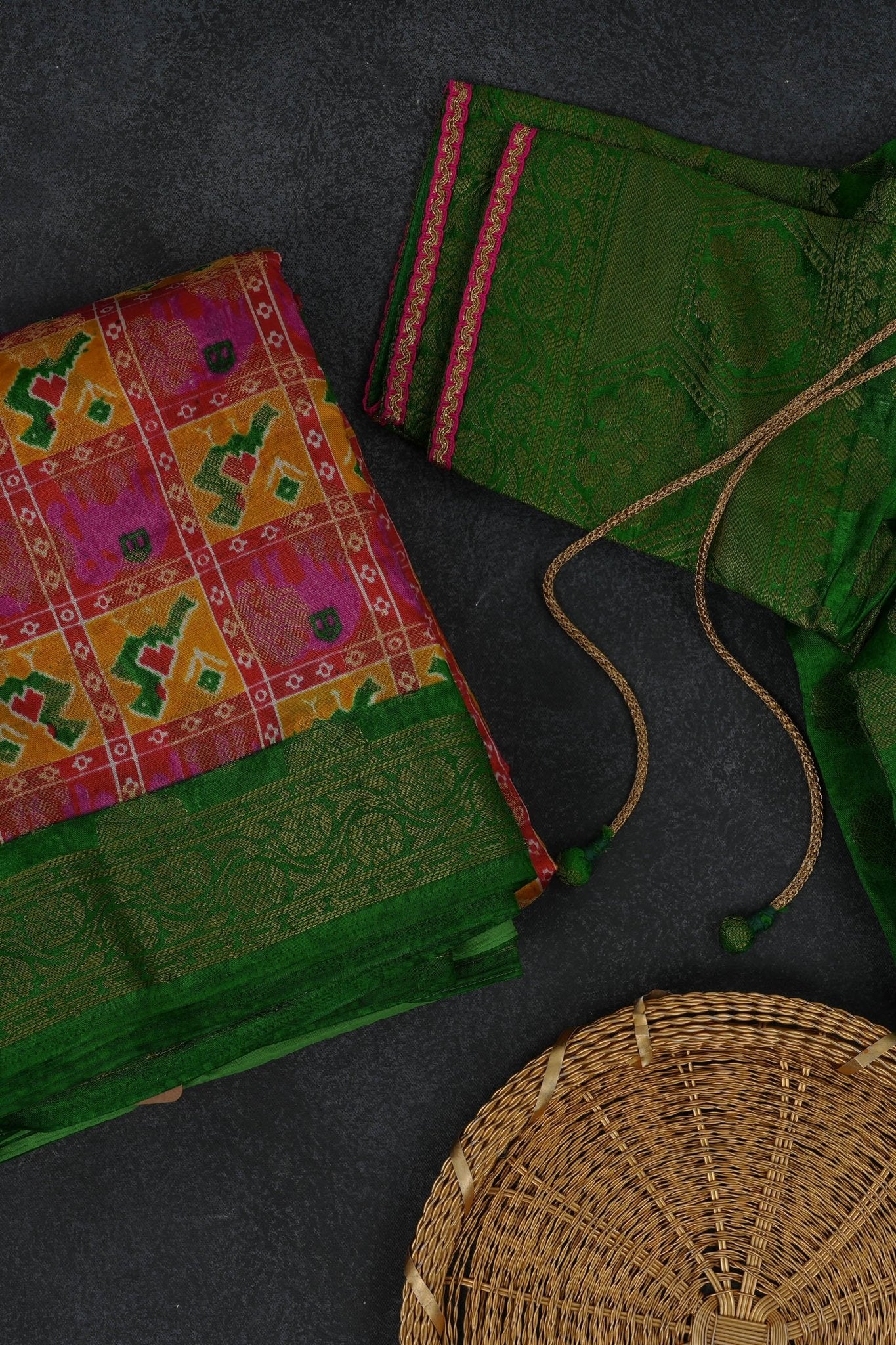 Elegant Soft Pochampally Silk Saree with Ikkat Weave & Kanchi Borders SAREE JCS Fashions