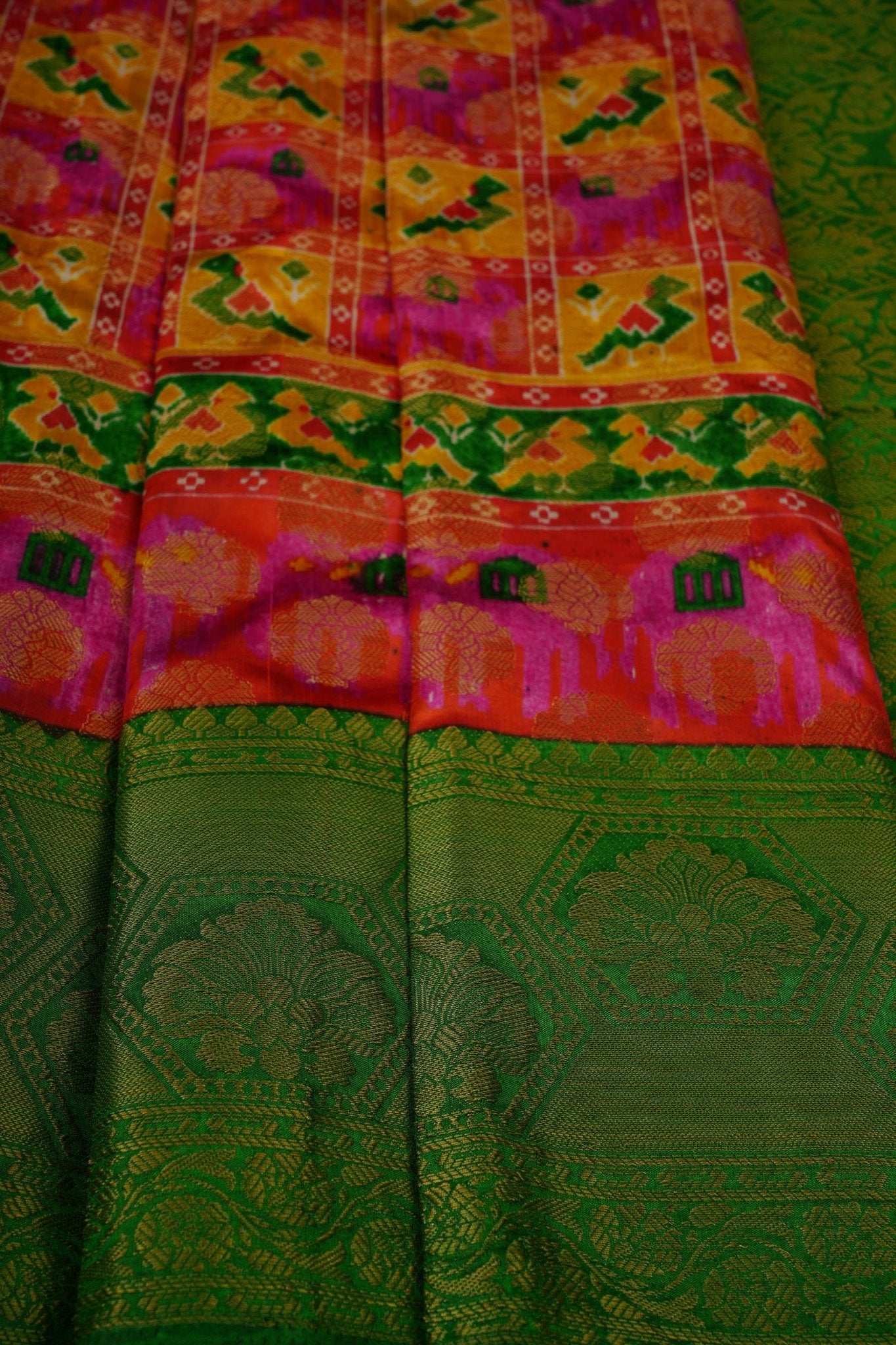 Elegant Soft Pochampally Silk Saree with Ikkat Weave & Kanchi Borders SAREE JCS Fashions