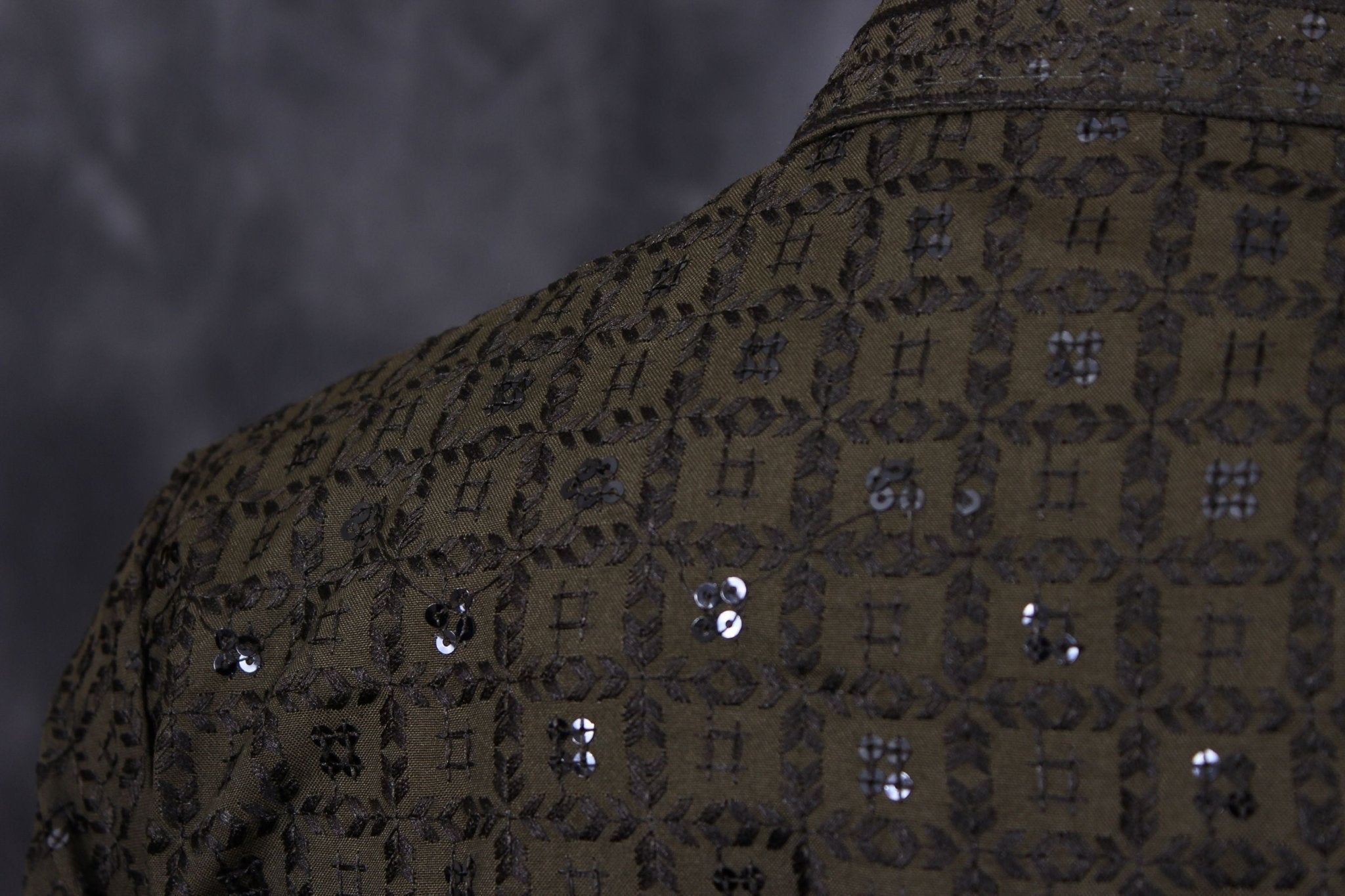 Exquisite Men's Lakhnavi Kurta with Detailed Resham Work - JCSFashions Men JCS Fashions