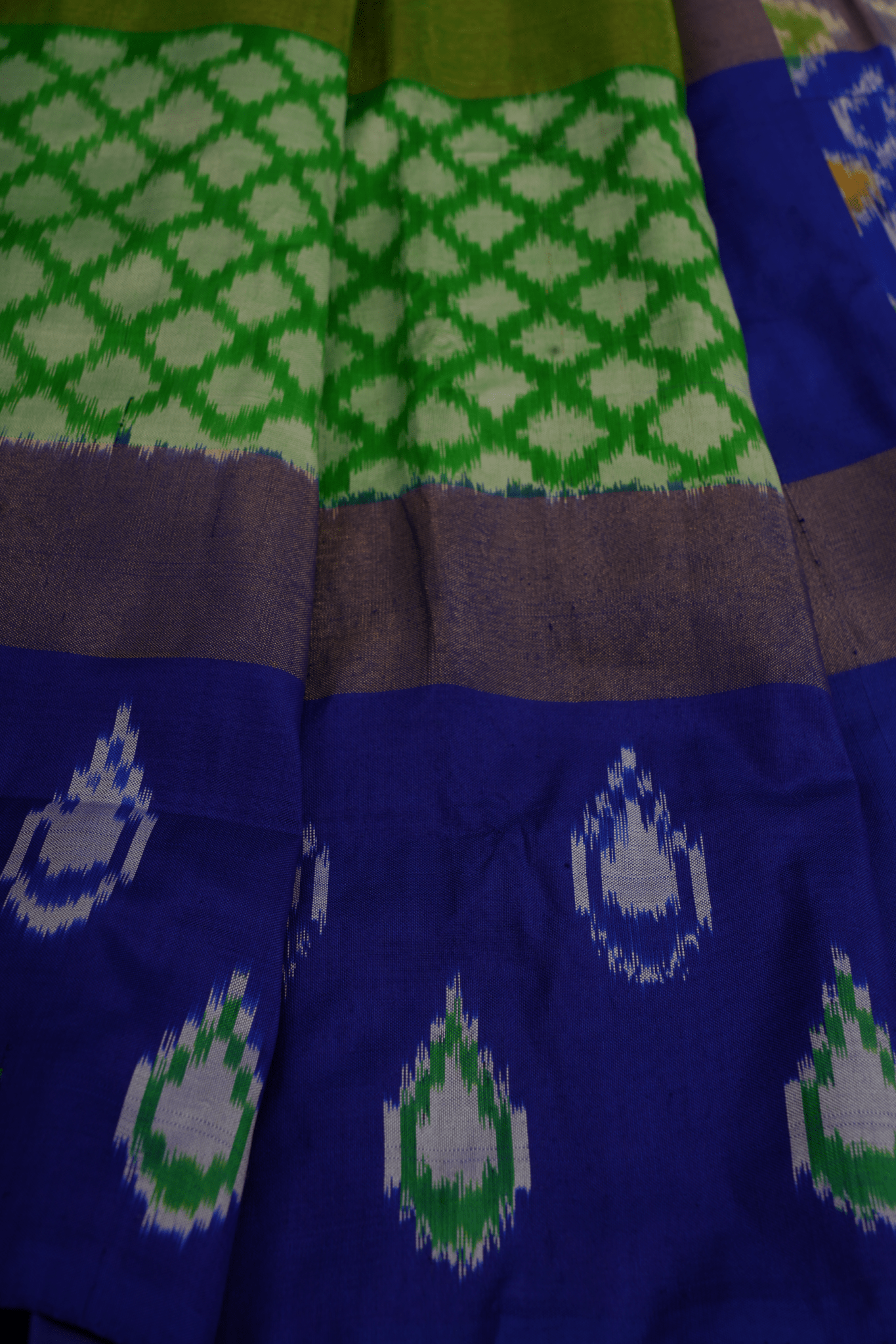 Exquisite Pure Pochampally Ikkat Silk Saree | Flowy & Unique Borders SAREE JCS Fashions