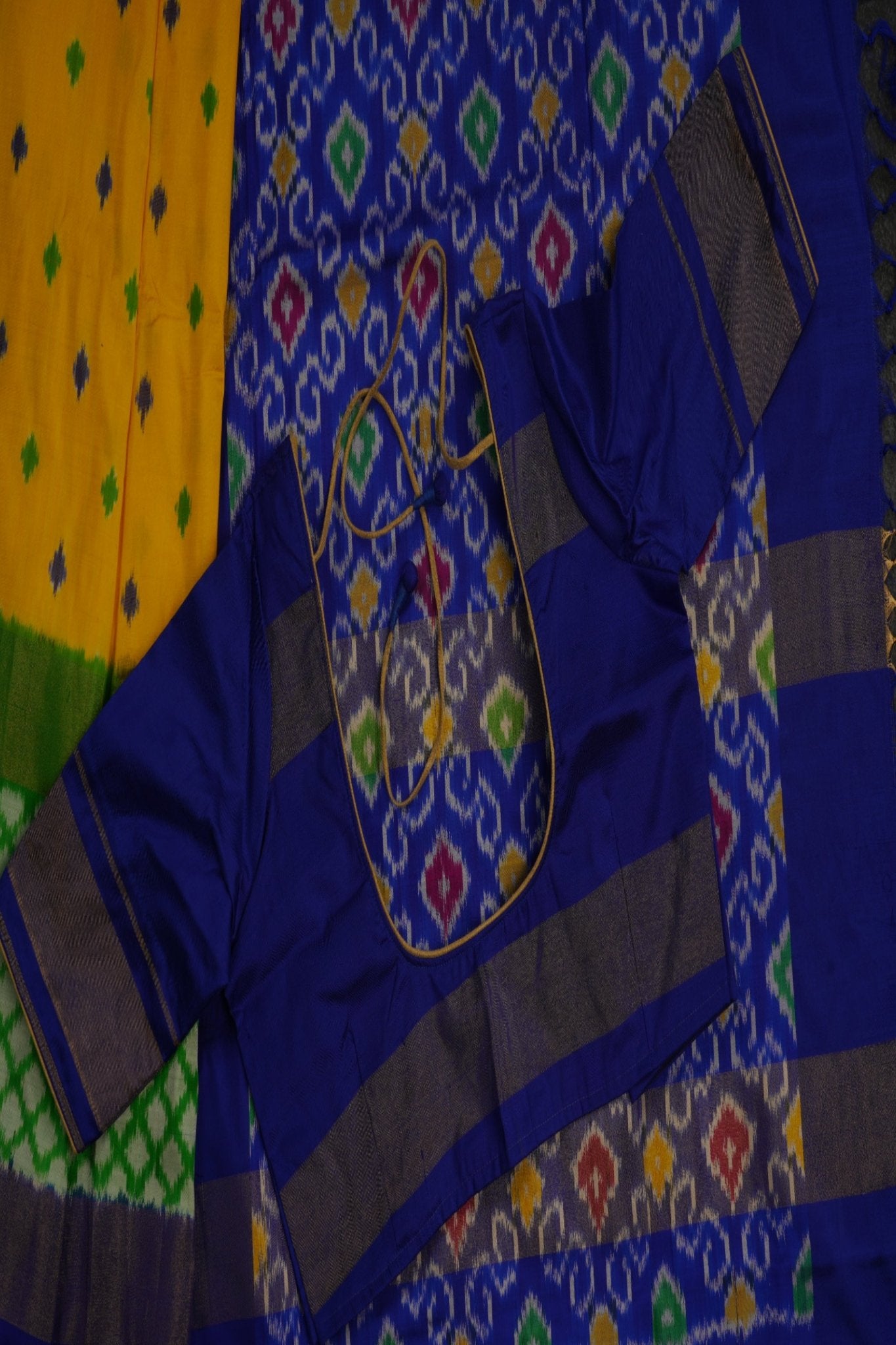 Exquisite Pure Pochampally Ikkat Silk Saree | Flowy & Unique Borders SAREE JCS Fashions